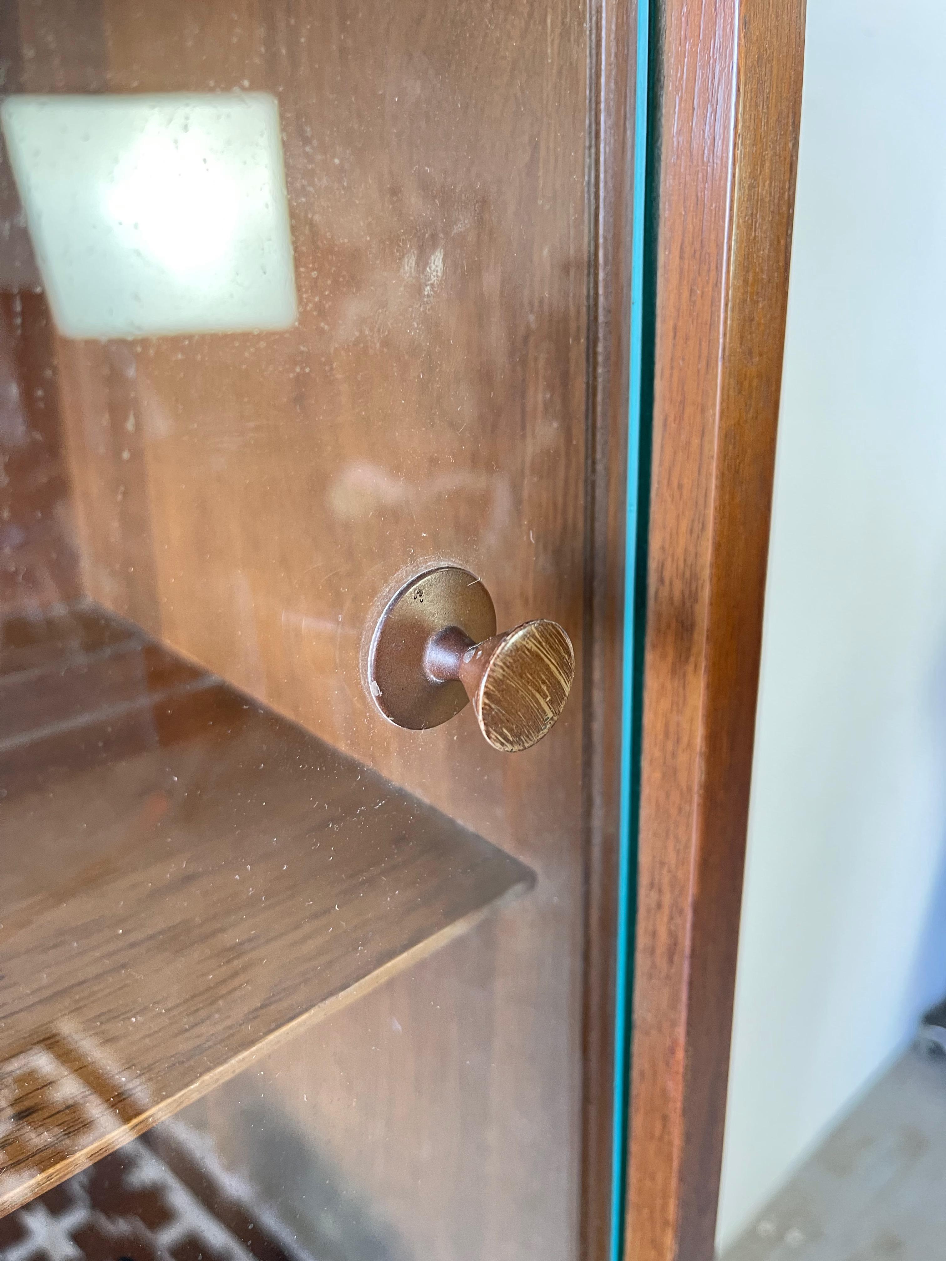 Walnut MCM Mid-Century Modern Hutch China Display Cabinet