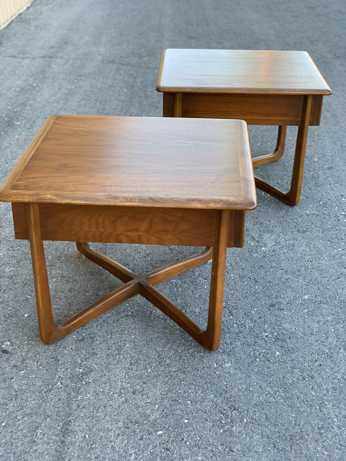 1960s pair Mid-Century Modern Danish Lane Perception side tables
Mid-Century Modern Lane Perception tables. Quality American construction paired with fine design. Top surface is walnut wood with contrasting oak trim tracing the perimeter. Elegant