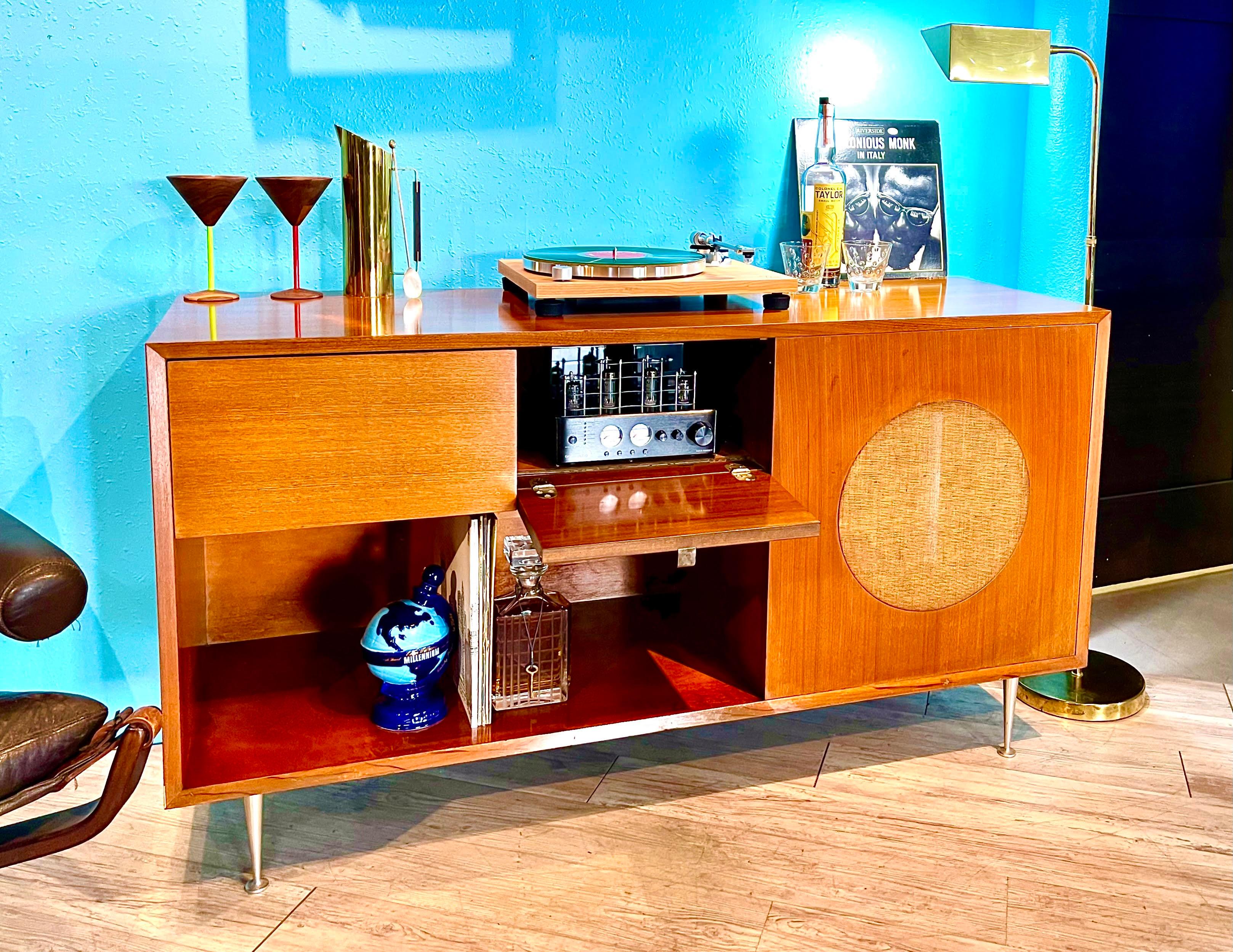 mcm stereo console