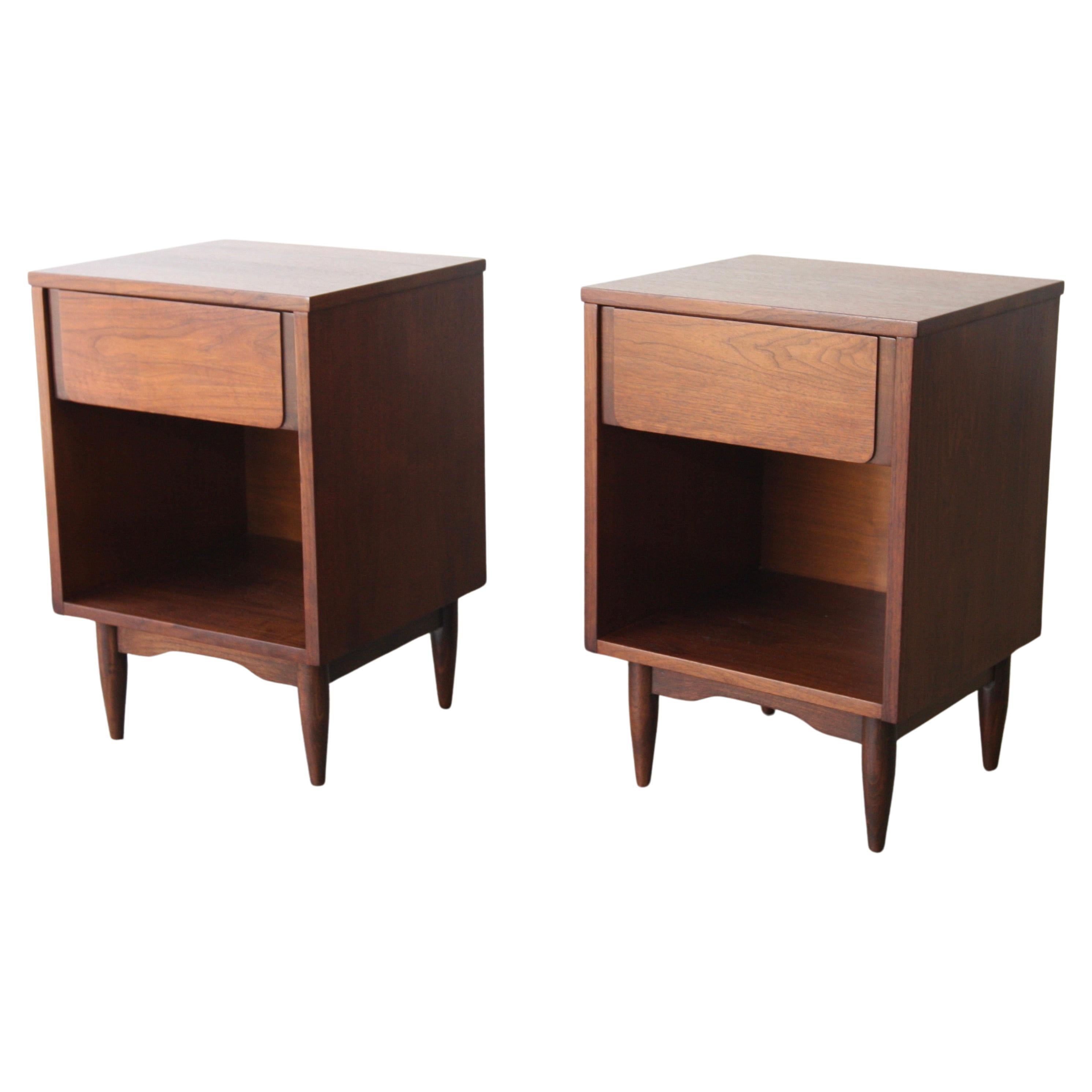 MCM Mid Modern Century Vintage Mainline by Hooker Walnut Wood Nightstands