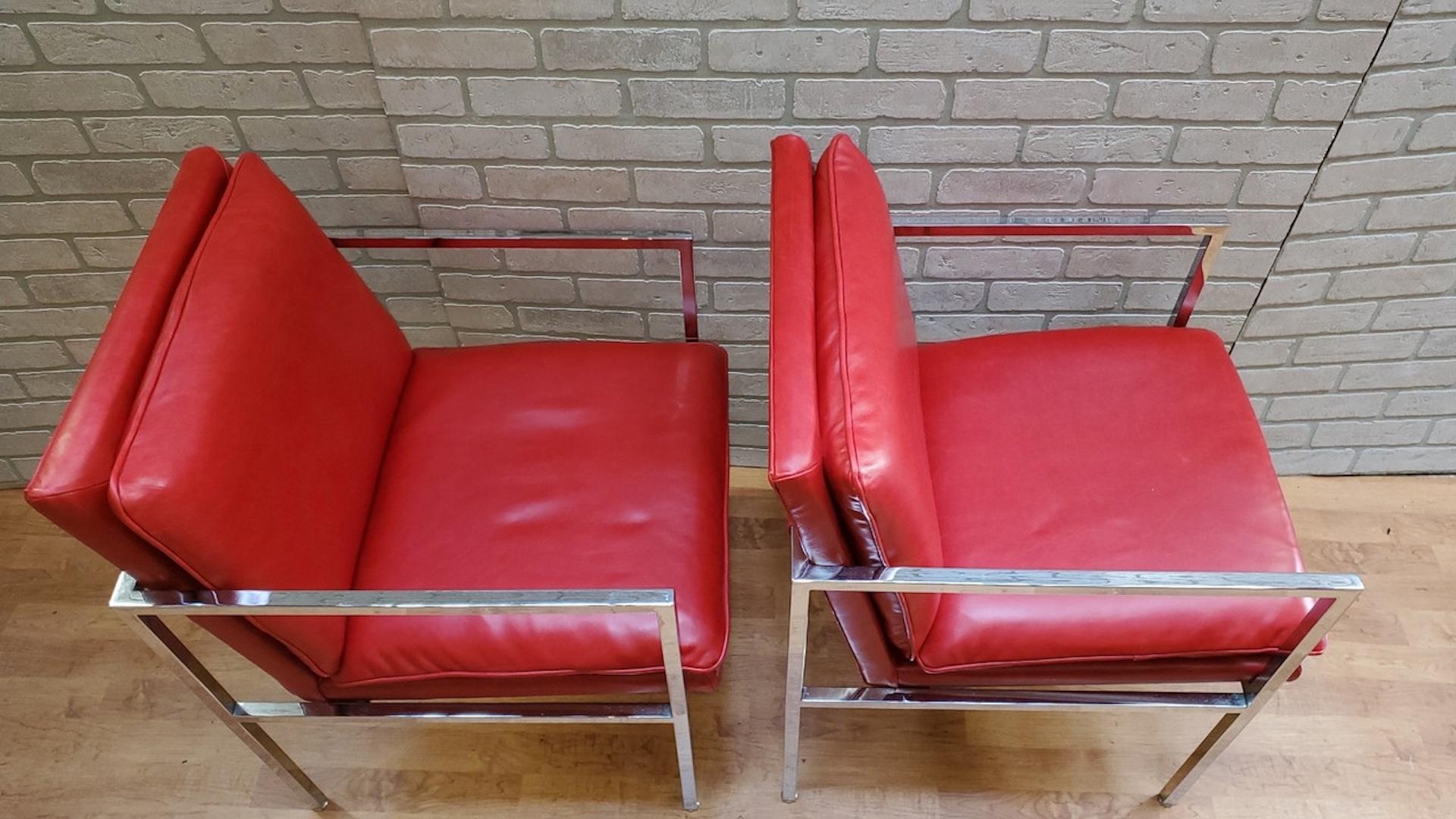 Chaises Milo Baughman du milieu du siècle à structure chromée finement doublée, nouvellement tapissées de cuir rouge-rouge de Holly HUNT - Paire

Parfaites pour votre espace de style mid century, donnez à votre espace de vie ou à votre bureau une