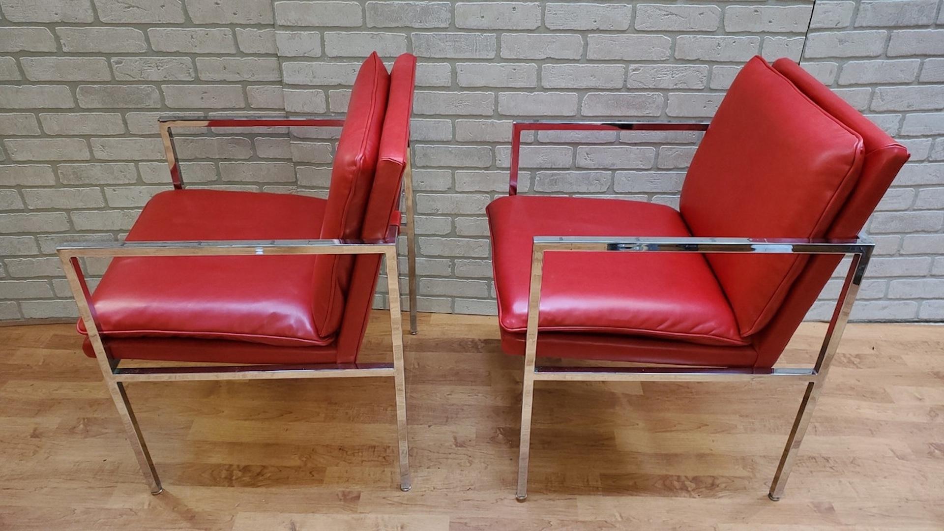 Chaises à structure chromée MCM Milo Baughman nouvellement recouvertes de cuir - Paire de 2 Bon état à Chicago, IL
