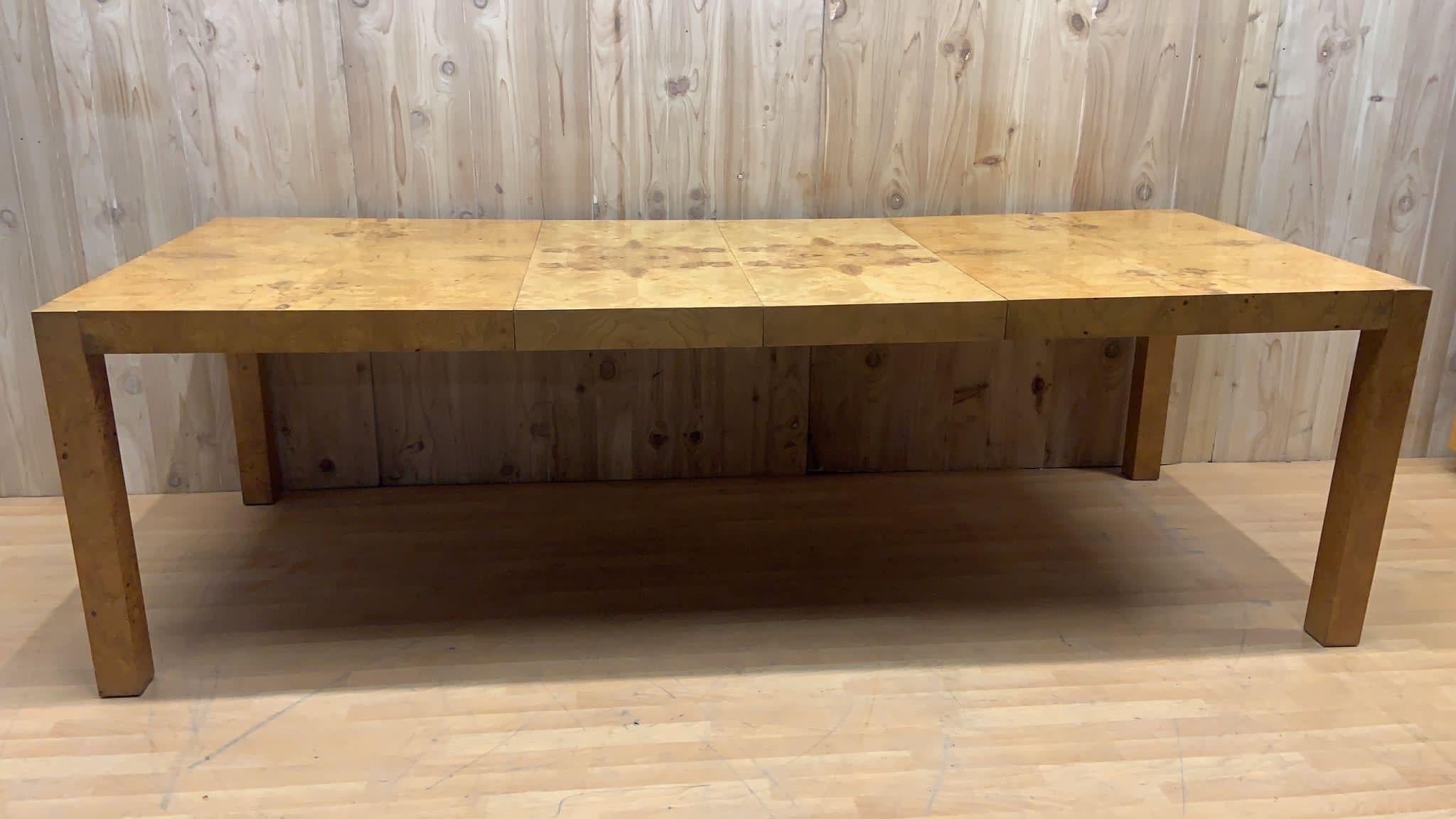 Américain Table à manger à rallonge Parsons en bois de broussin Milo Baughman pour Lane Furniture