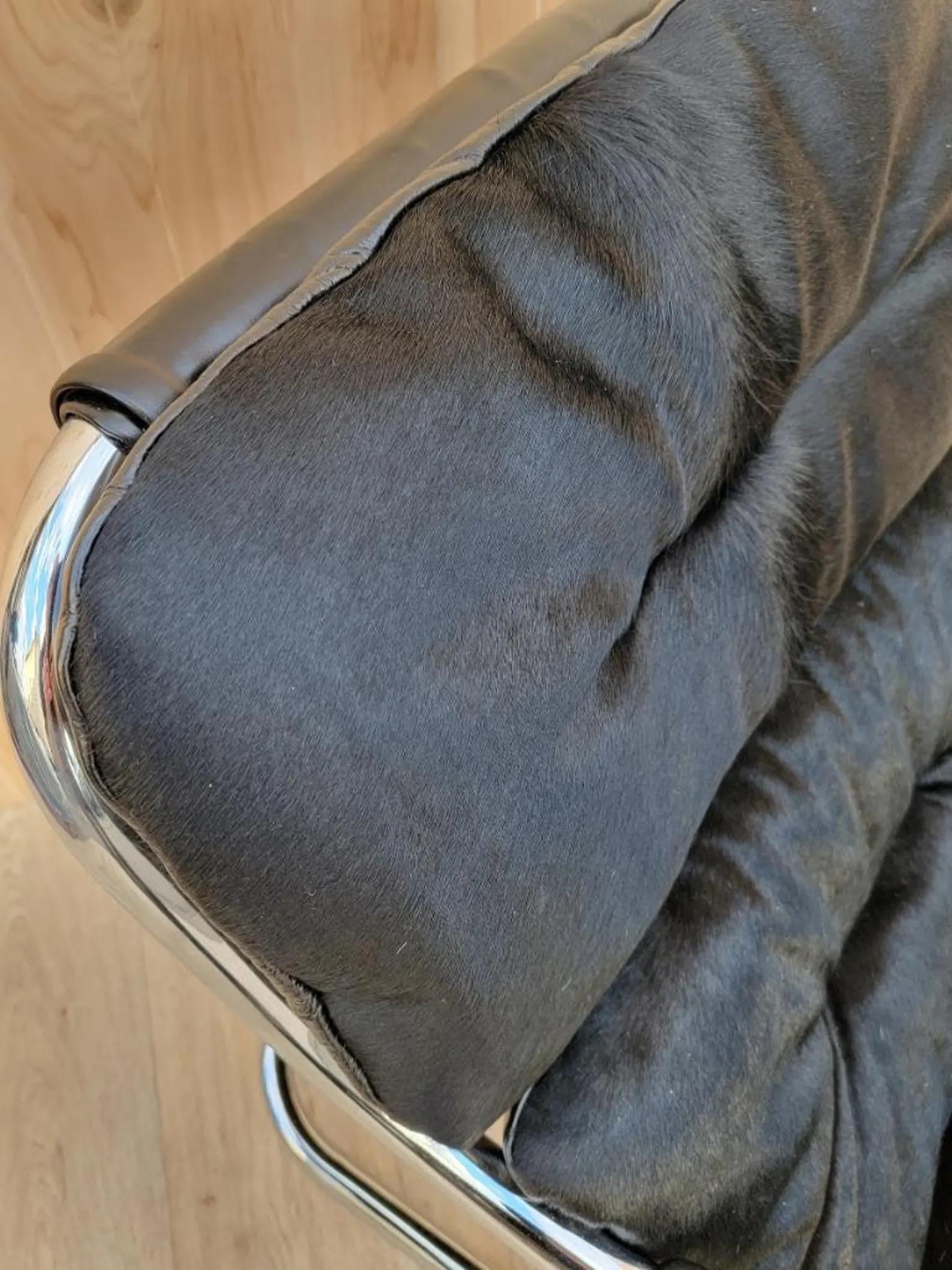 Dondolo e pouf di Milo Baughman rivestiti in pelle nera e pelle di mucca di MCM In condizioni buone in vendita a Chicago, IL