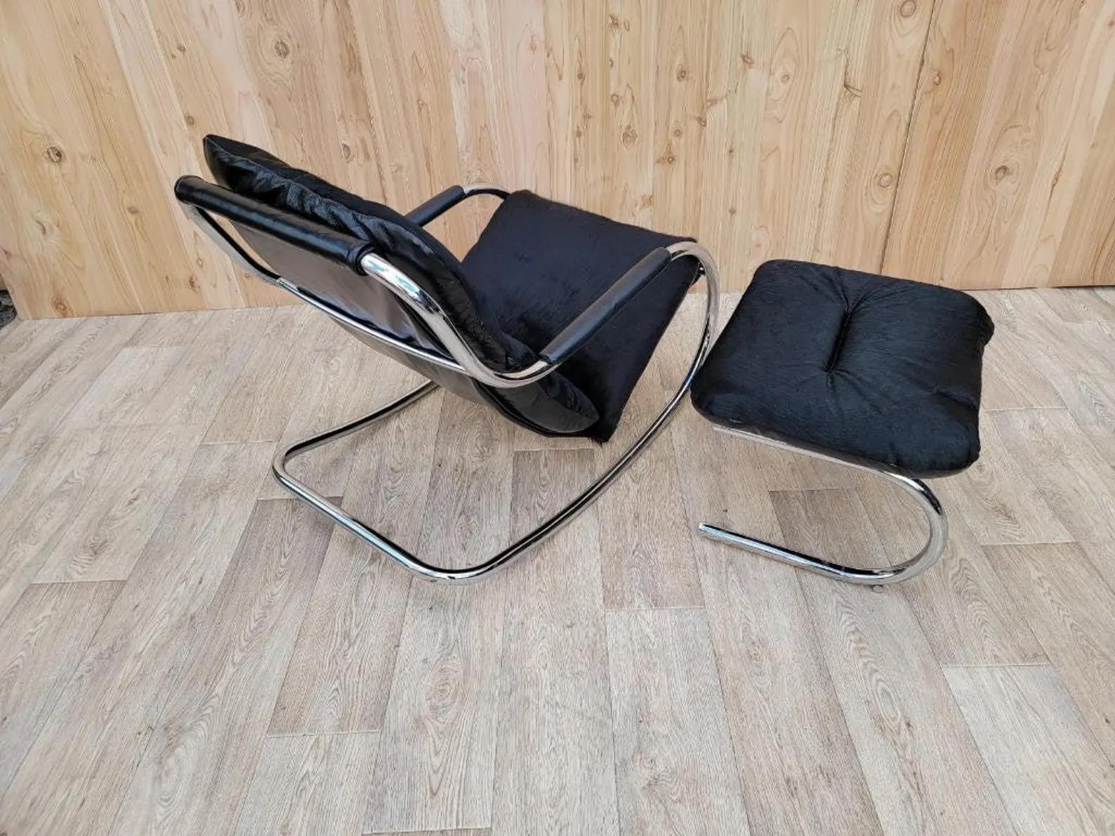 Vacchetta Dondolo e pouf di Milo Baughman rivestiti in pelle nera e pelle di mucca di MCM in vendita