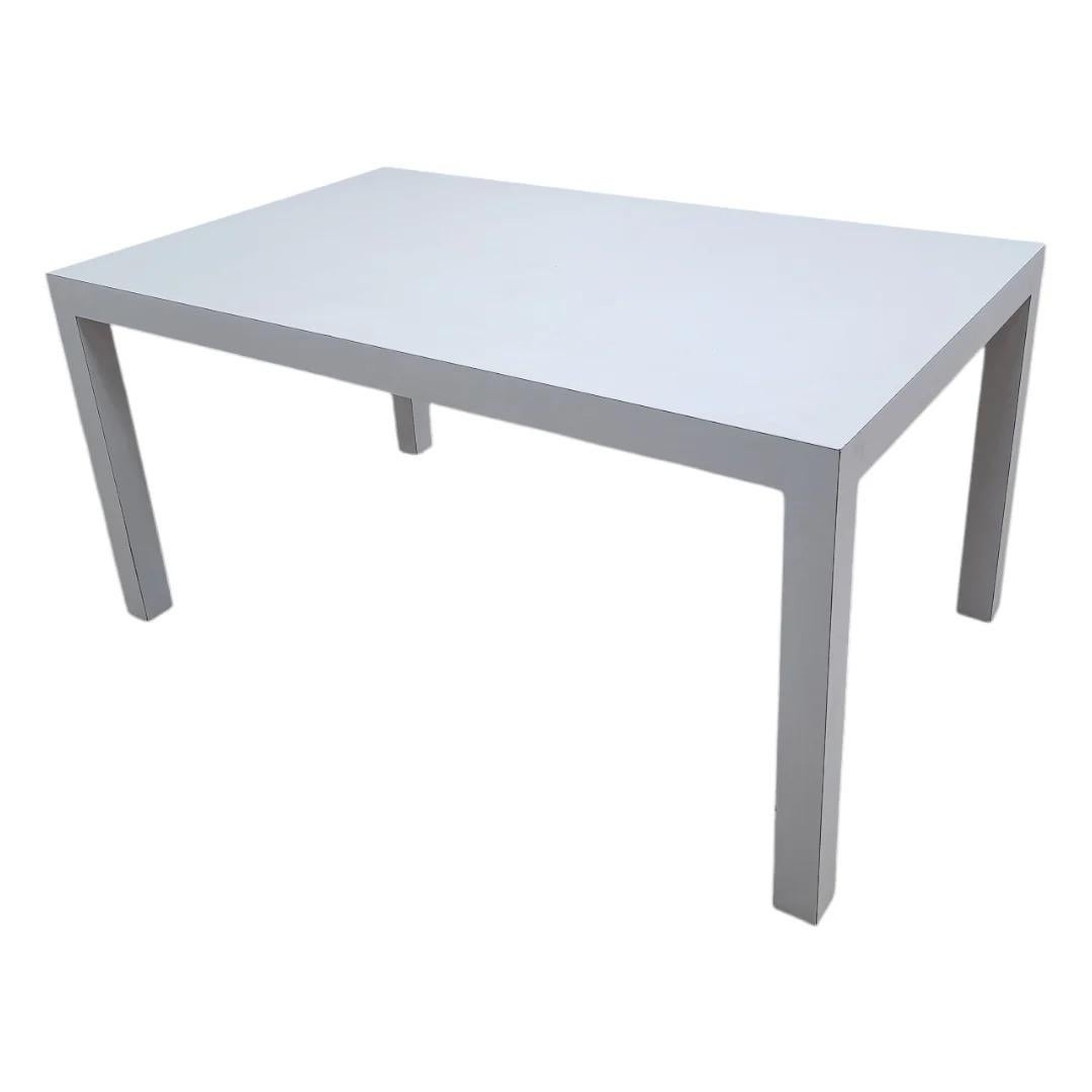20ième siècle Table de salle à manger Parsons en stratifié de style MCM Milo Baughman avec table de bar - lot de 2 en vente