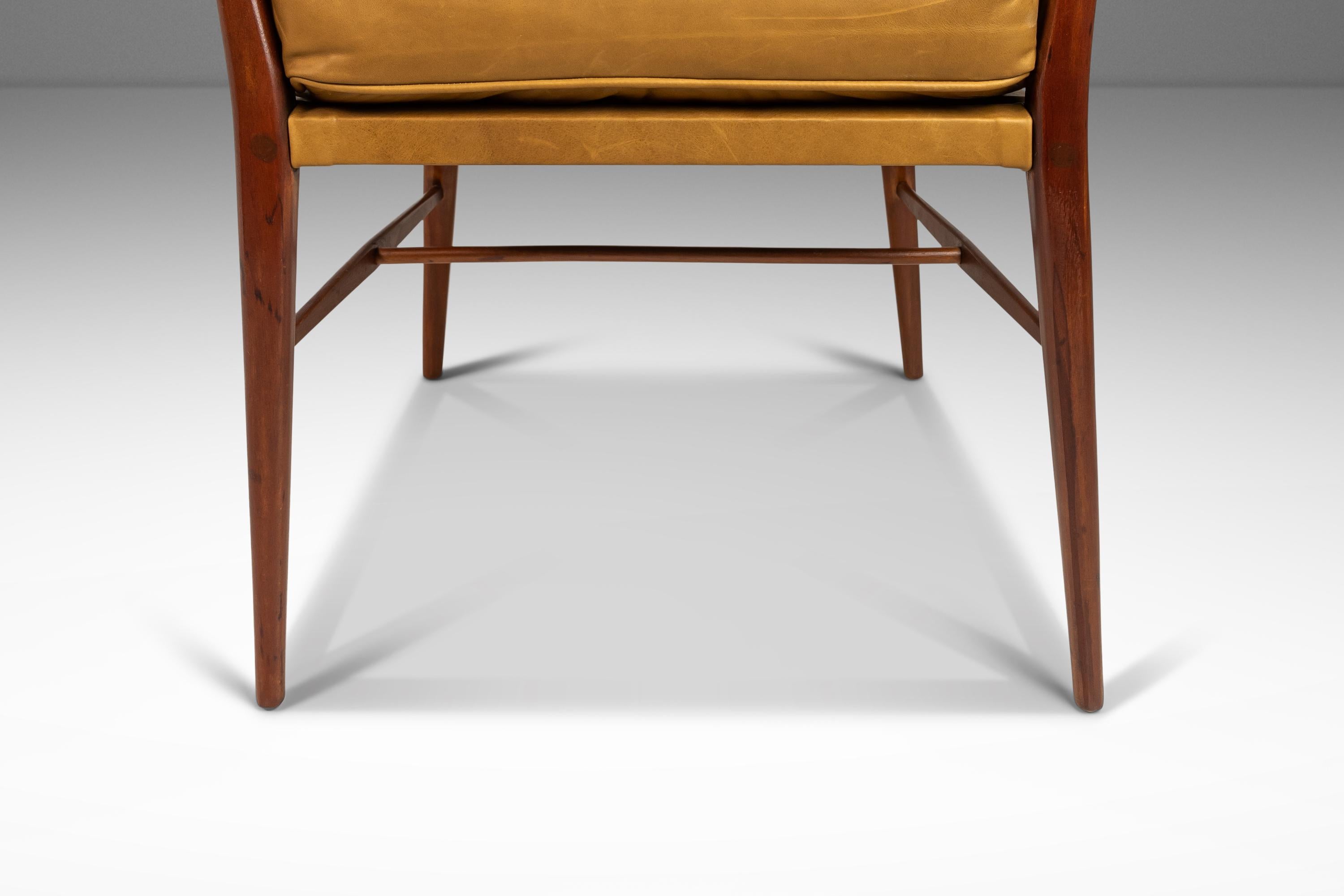 Mid-Century Modern MCM Model 7001 Chair in Walnut by Paul McCobb for Directional, USA, c. 1950s For Sale