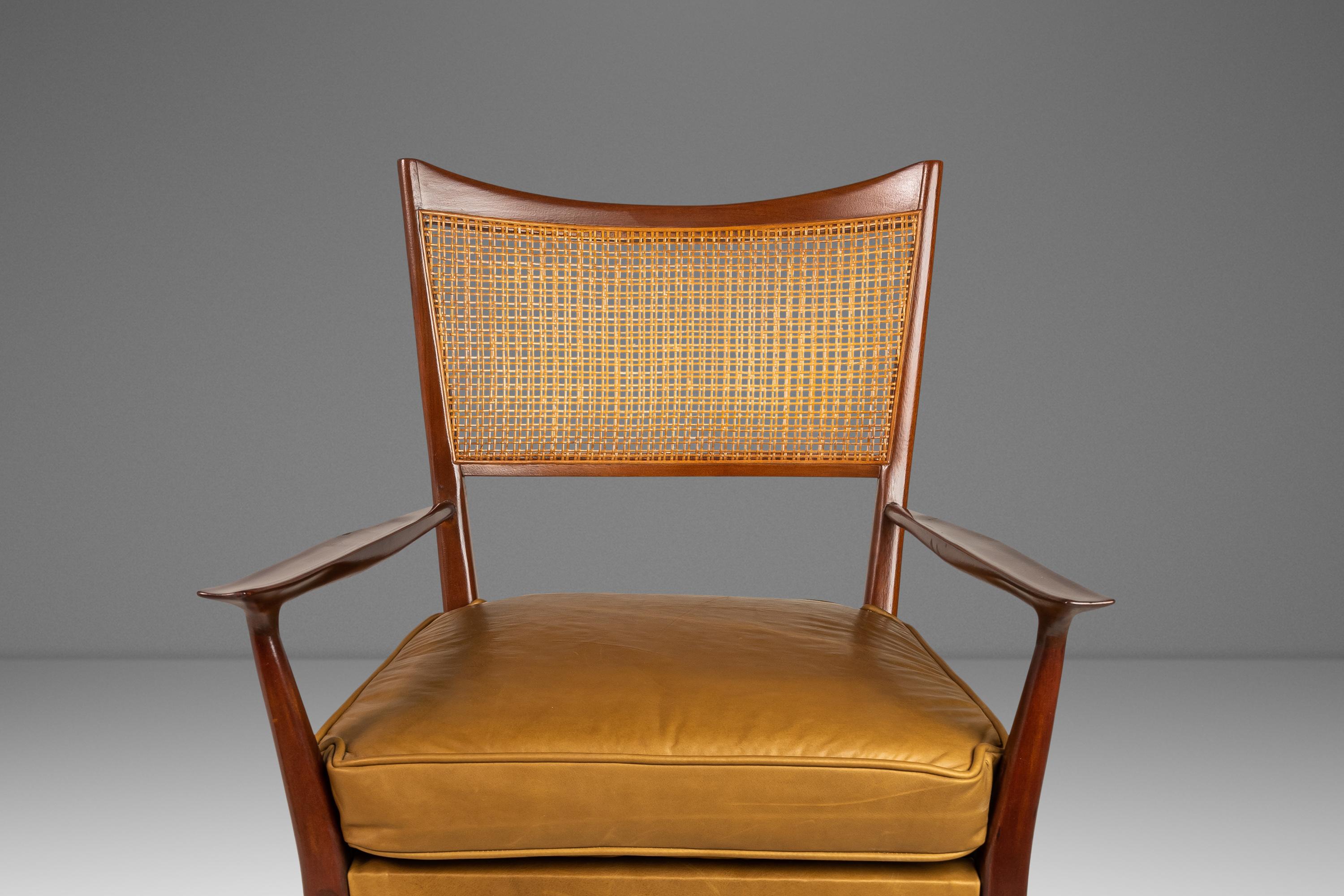 MCM Model 7001 Chair in Walnut by Paul McCobb for Directional, USA, c. 1950s In Good Condition For Sale In Deland, FL