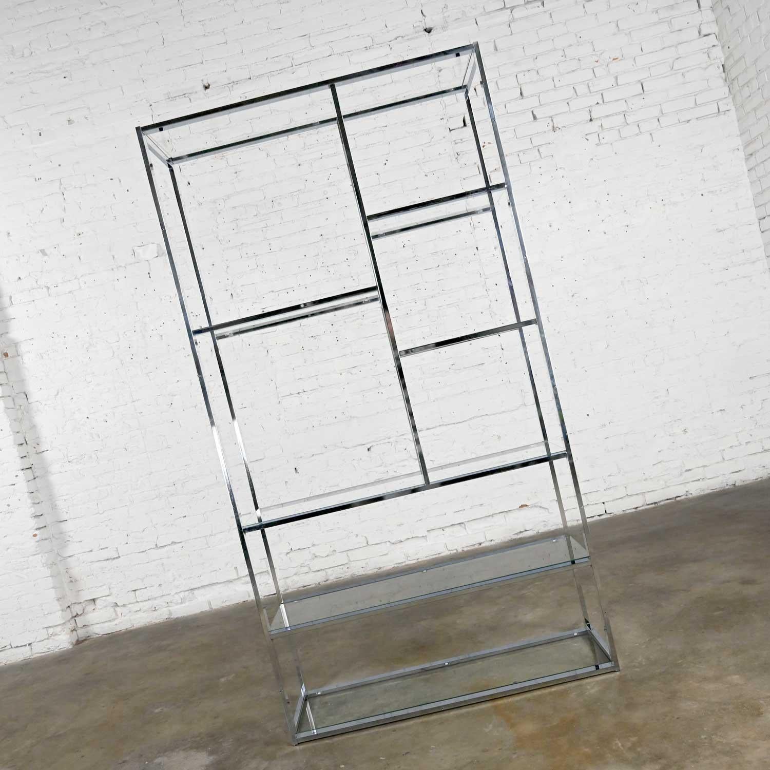 MCM - Modern Chrome & Glass Etagere Mirrored Back Style Design Institute America For Sale 3