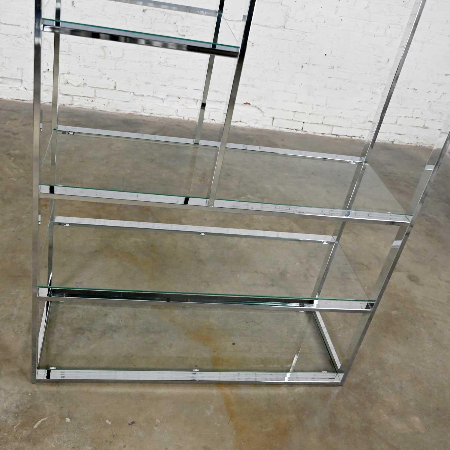 MCM - Modern Chrome & Glass Etagere Mirrored Back Style Design Institute America For Sale 4