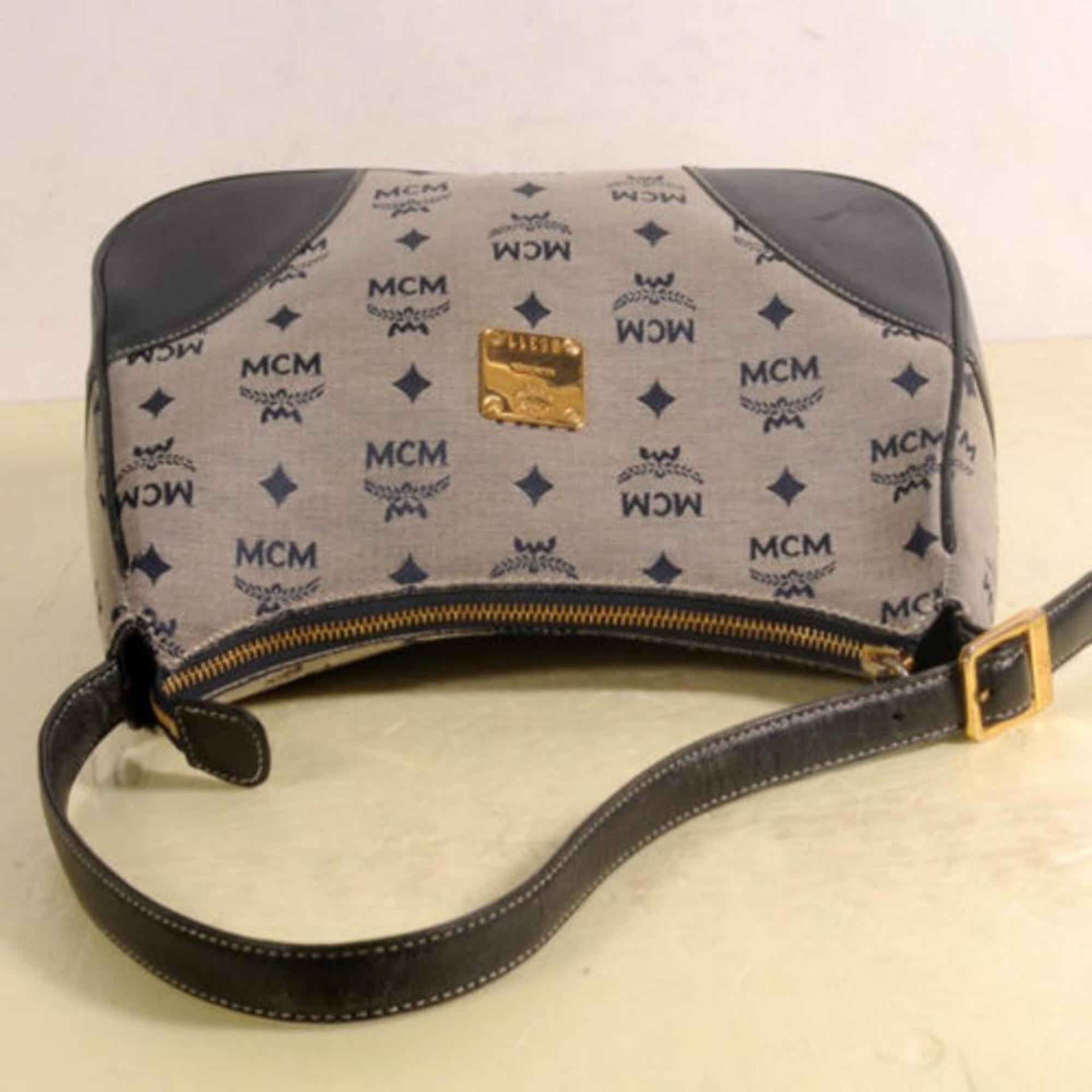 MCM Monogam Visetos Hobo 868836 Grey Canvas Shoulder Bag In Good Condition For Sale In Forest Hills, NY