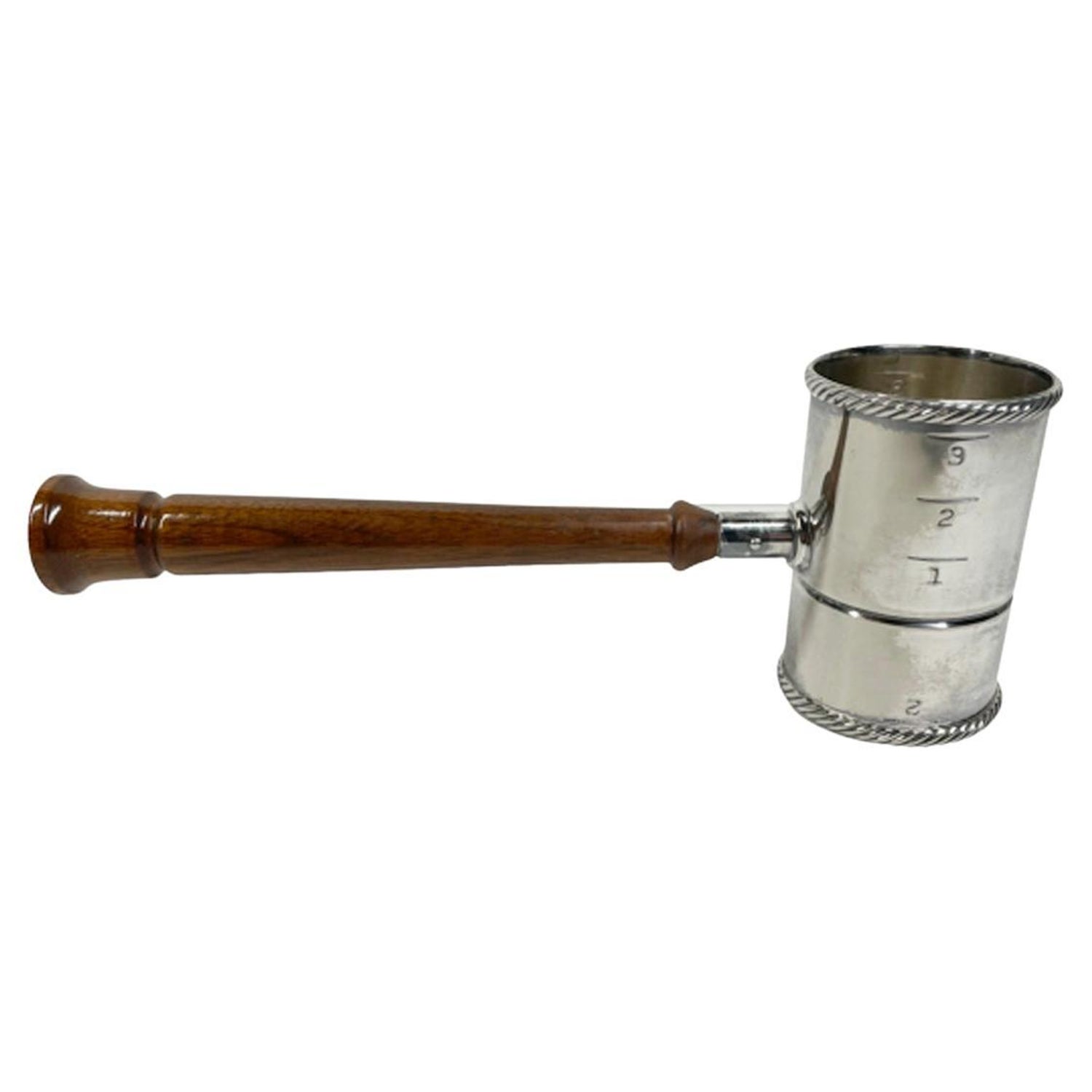 https://a.1stdibscdn.com/mcm-napier-silver-plate-and-turned-wood-double-sided-spirit-measure-jigger-for-sale/f_73712/f_360072221693765073548/f_36007222_1693765073838_bg_processed.jpg?width=1500