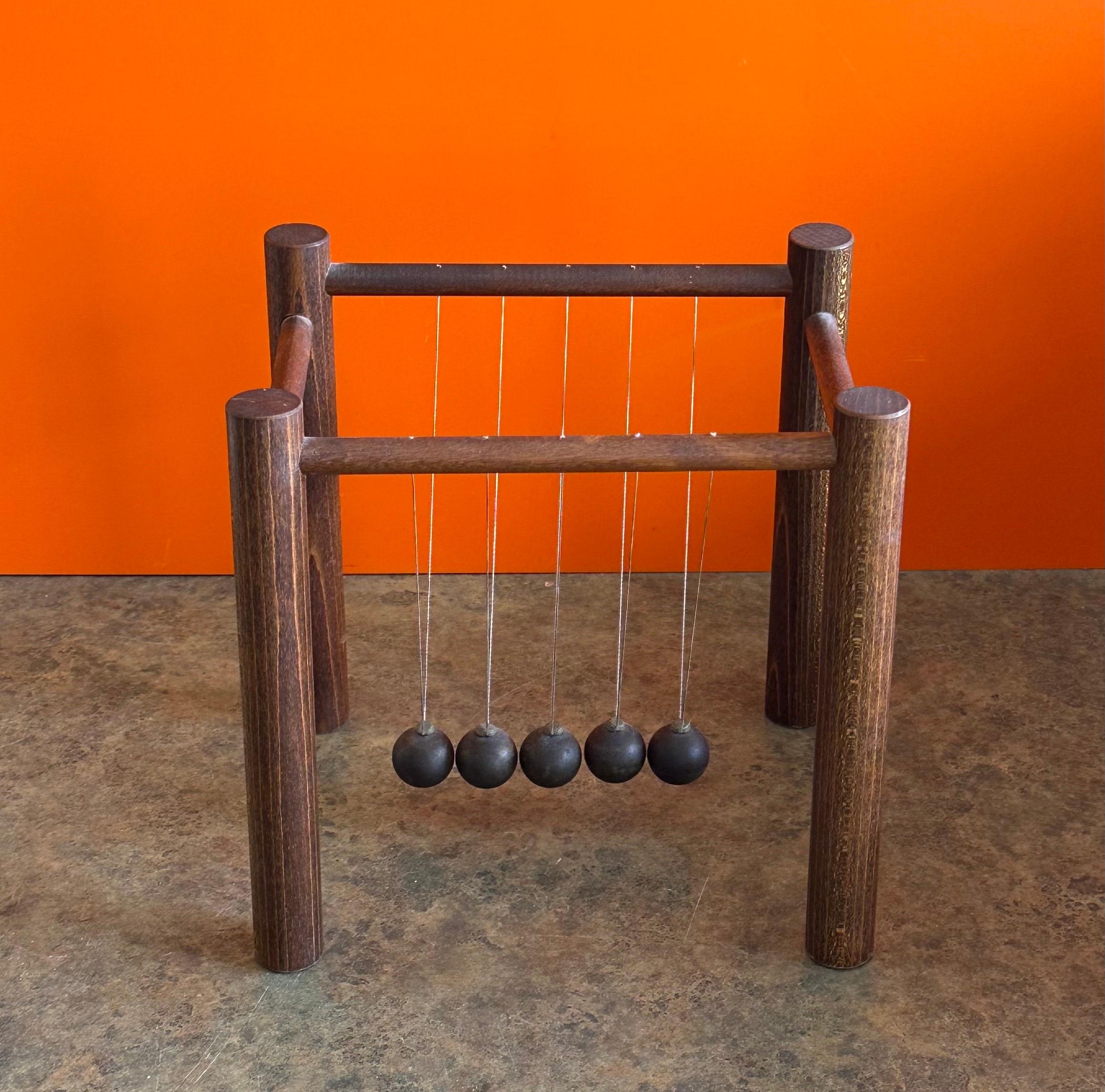 MCM Newton's Cradle 
