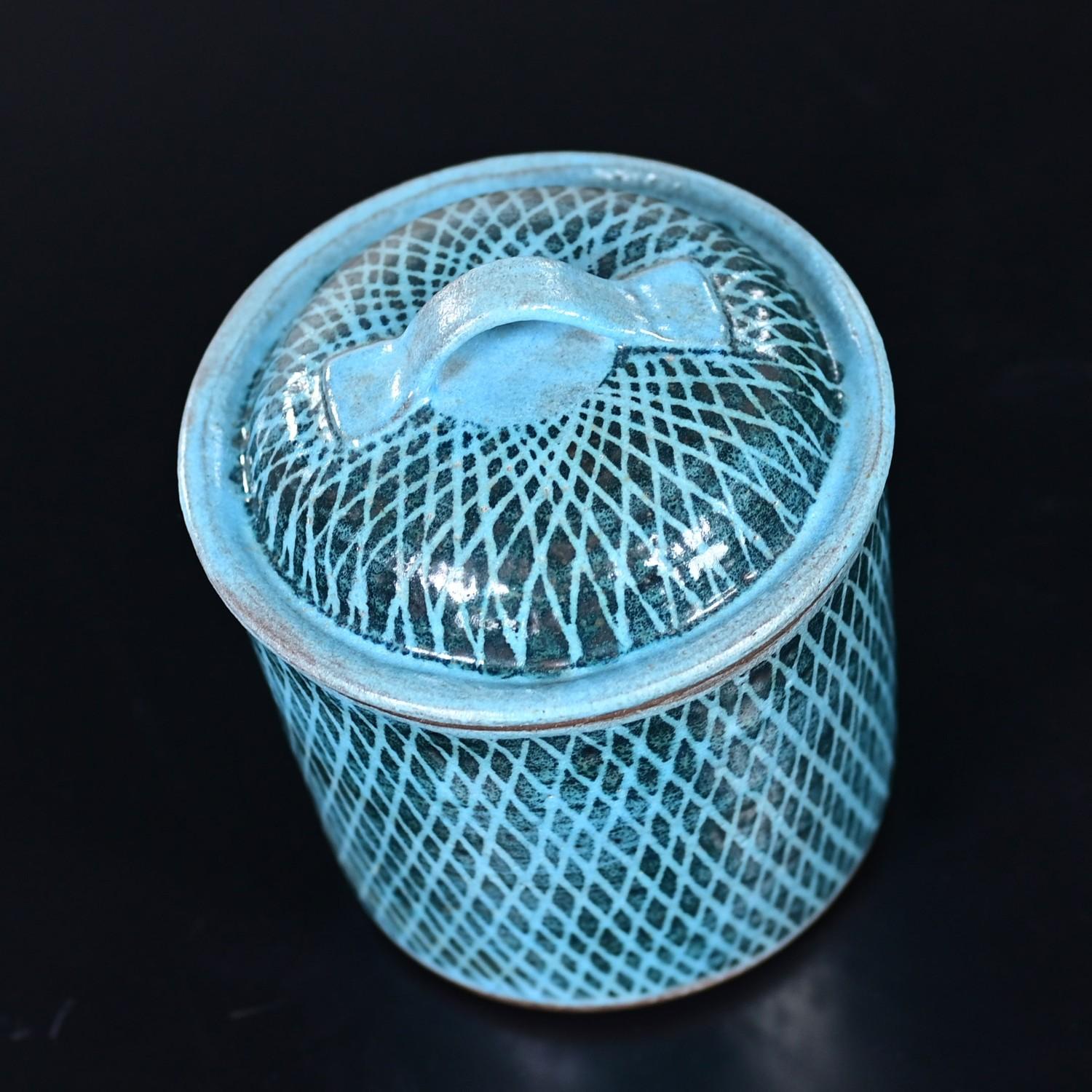 MCM Northern California Pottery Barattolo con coperchio blu di Niels Frederiksen in vendita 6