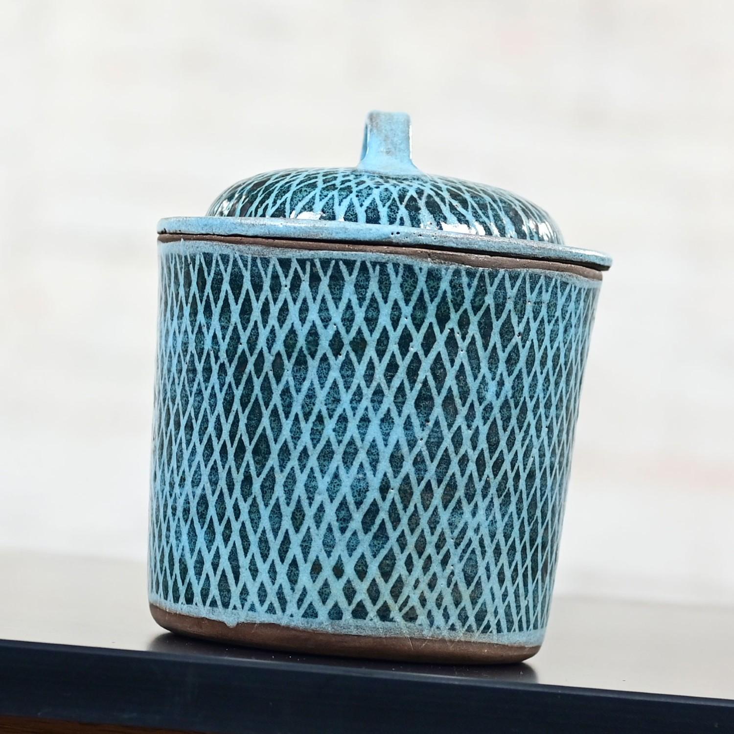 Smaltato MCM Northern California Pottery Barattolo con coperchio blu di Niels Frederiksen in vendita