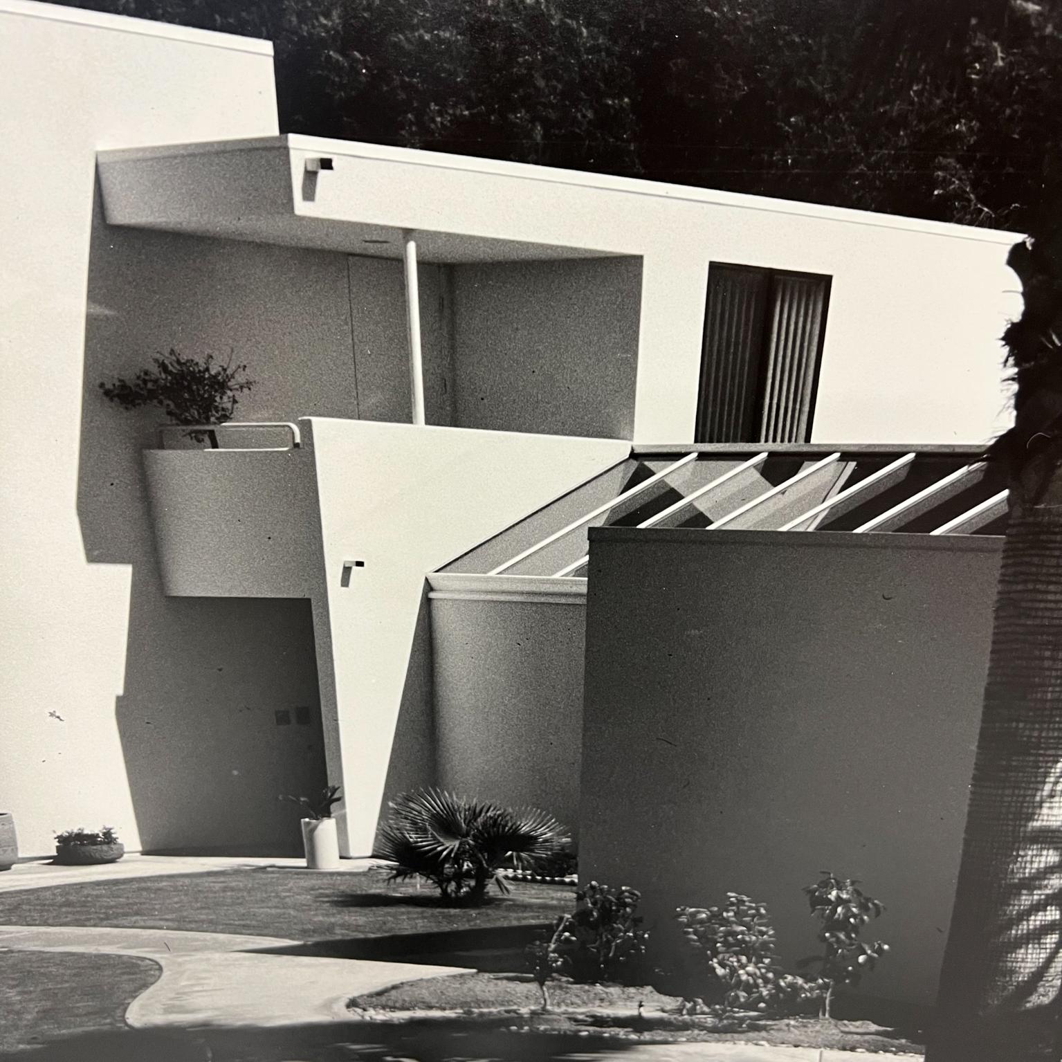 MCM Old Black & White Photograph Art #3 Modern Home In Good Condition In Chula Vista, CA