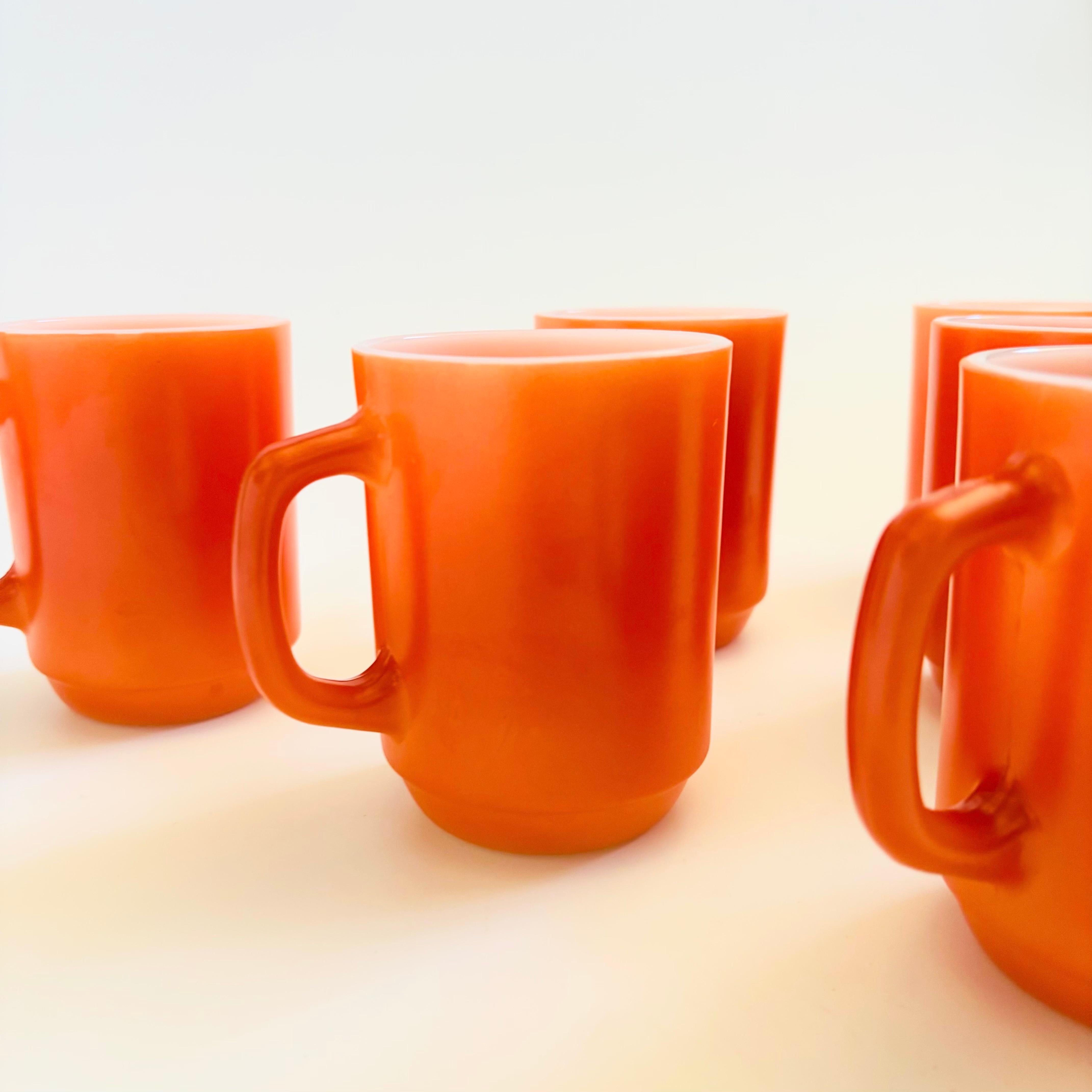 Mugs en verre au lait orange MCM - Lot de 6 Bon état - En vente à Fairfield, CA