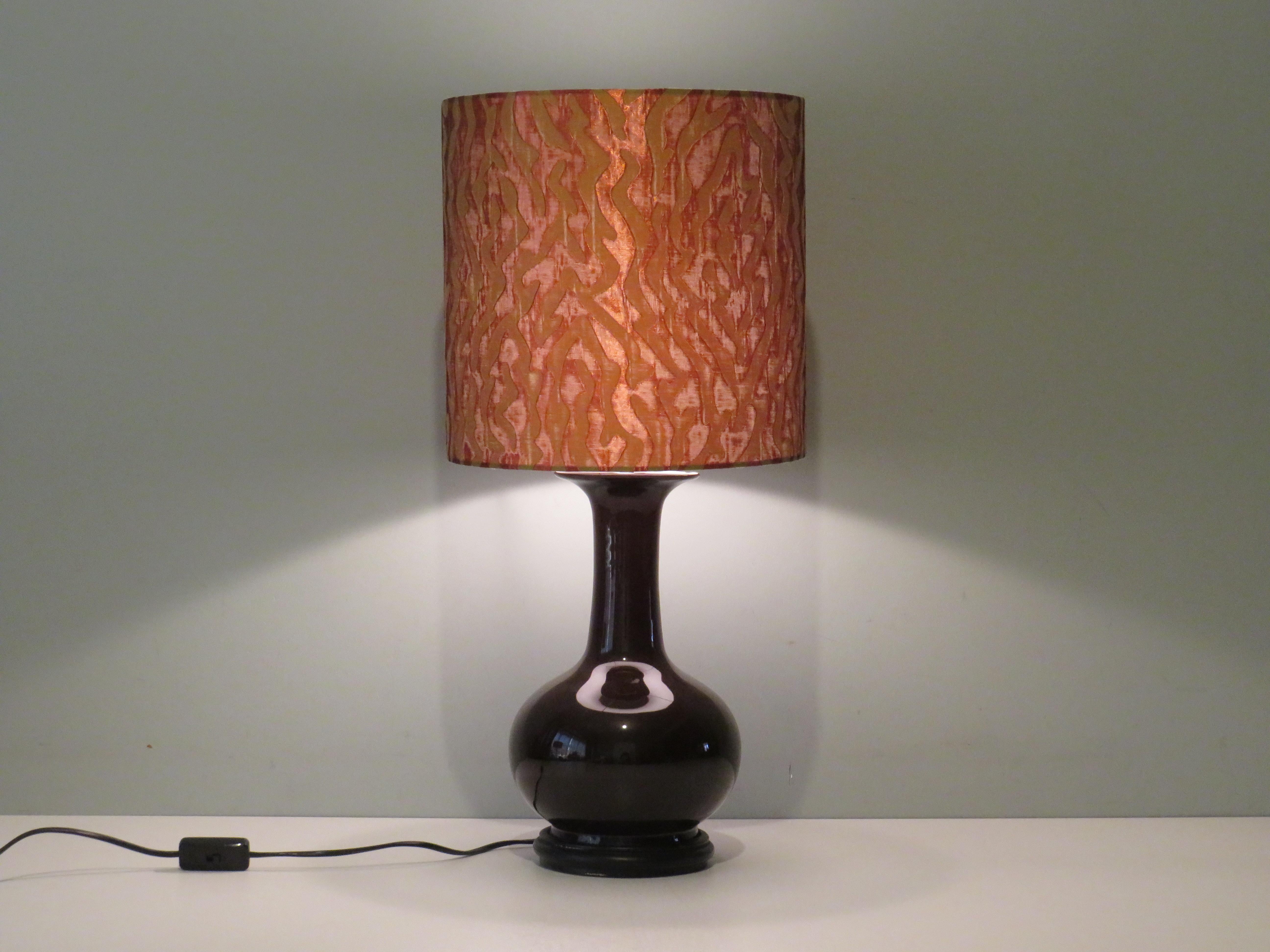 Italian MCM Oriental Table Lamp in Very Dark Brown Ceramic with Custom-Made Lampshade For Sale