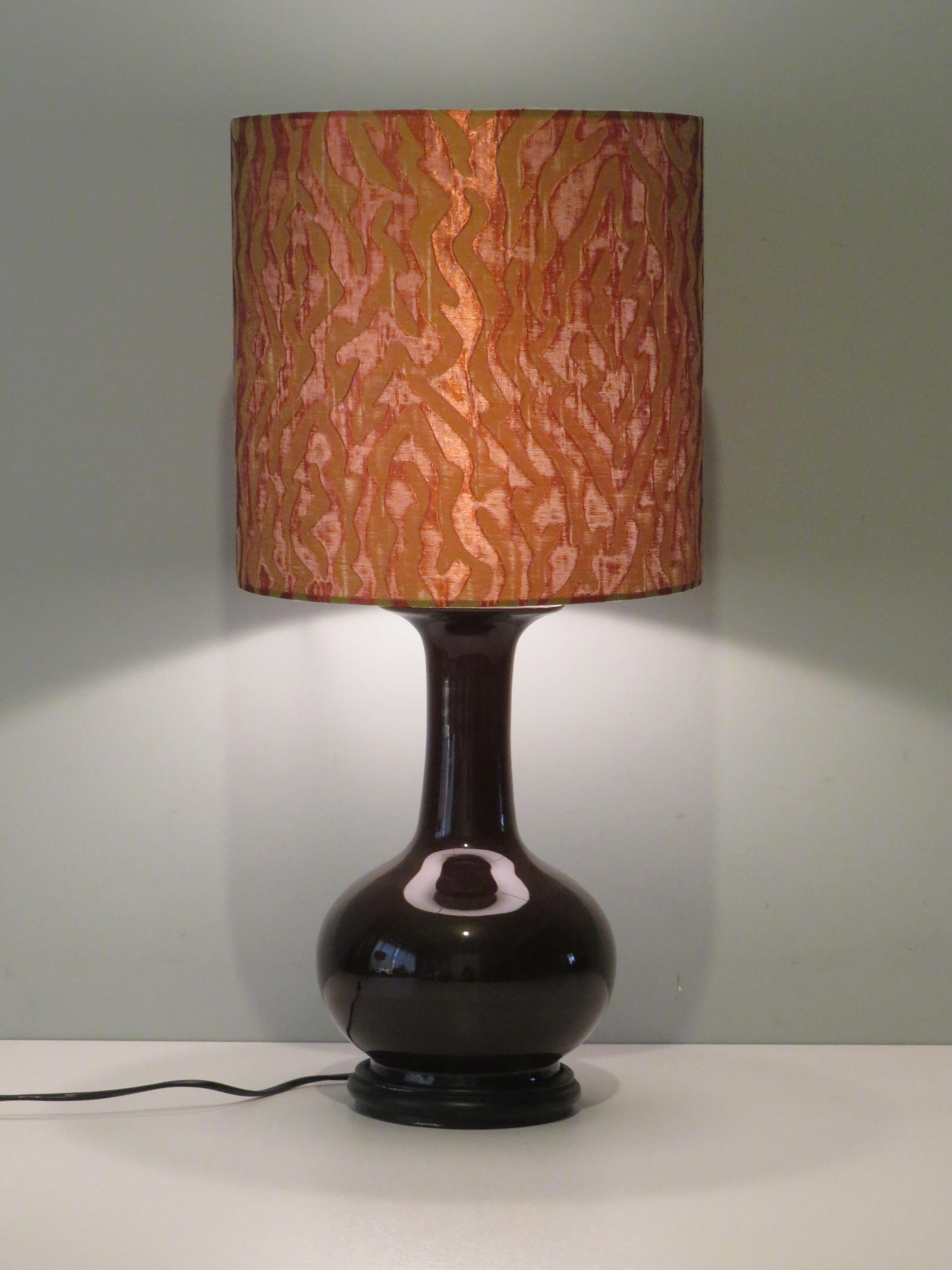 Glazed MCM Oriental Table Lamp in Very Dark Brown Ceramic with Custom-Made Lampshade For Sale