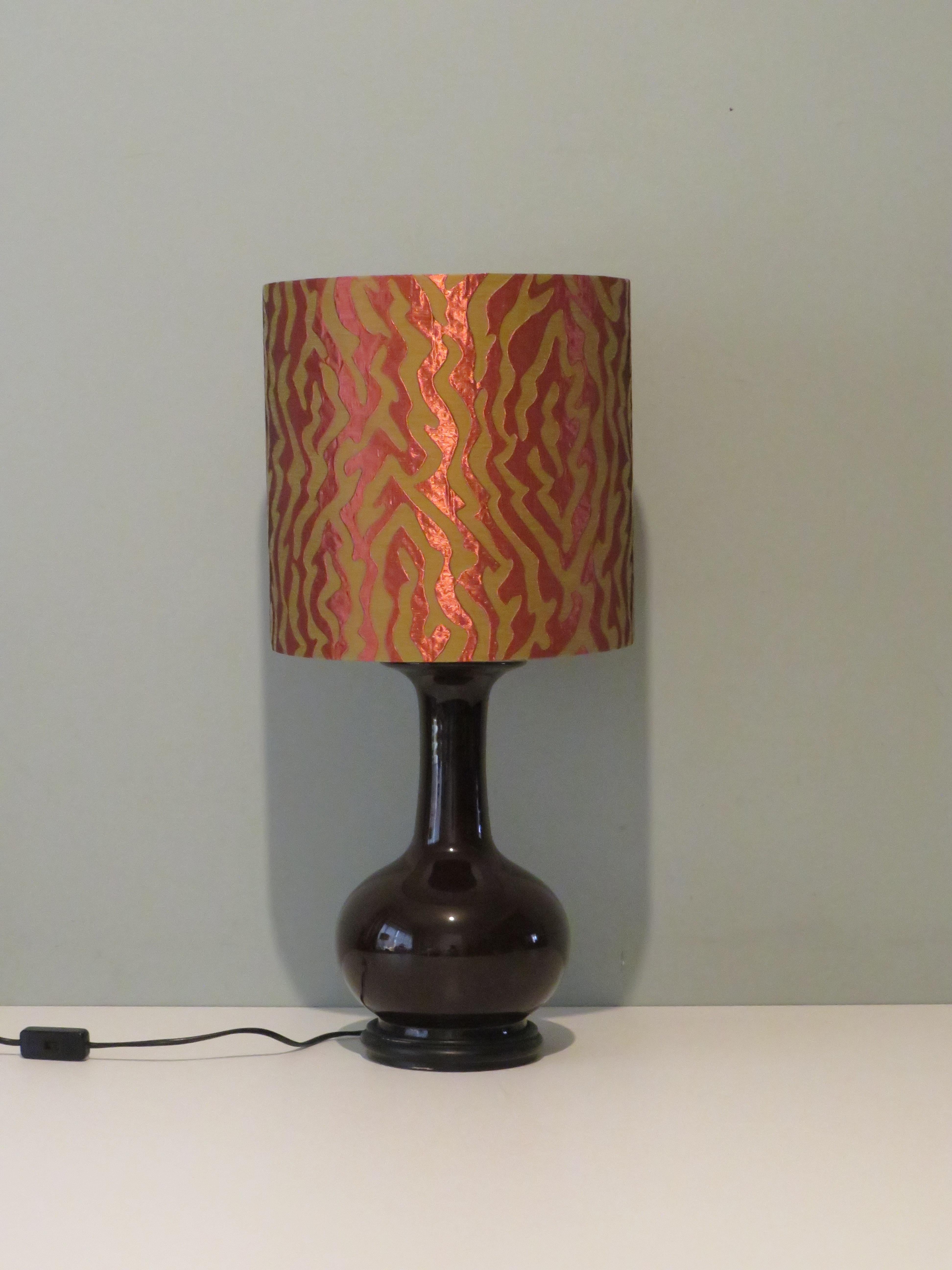 Late 20th Century MCM Oriental Table Lamp in Very Dark Brown Ceramic with Custom-Made Lampshade For Sale