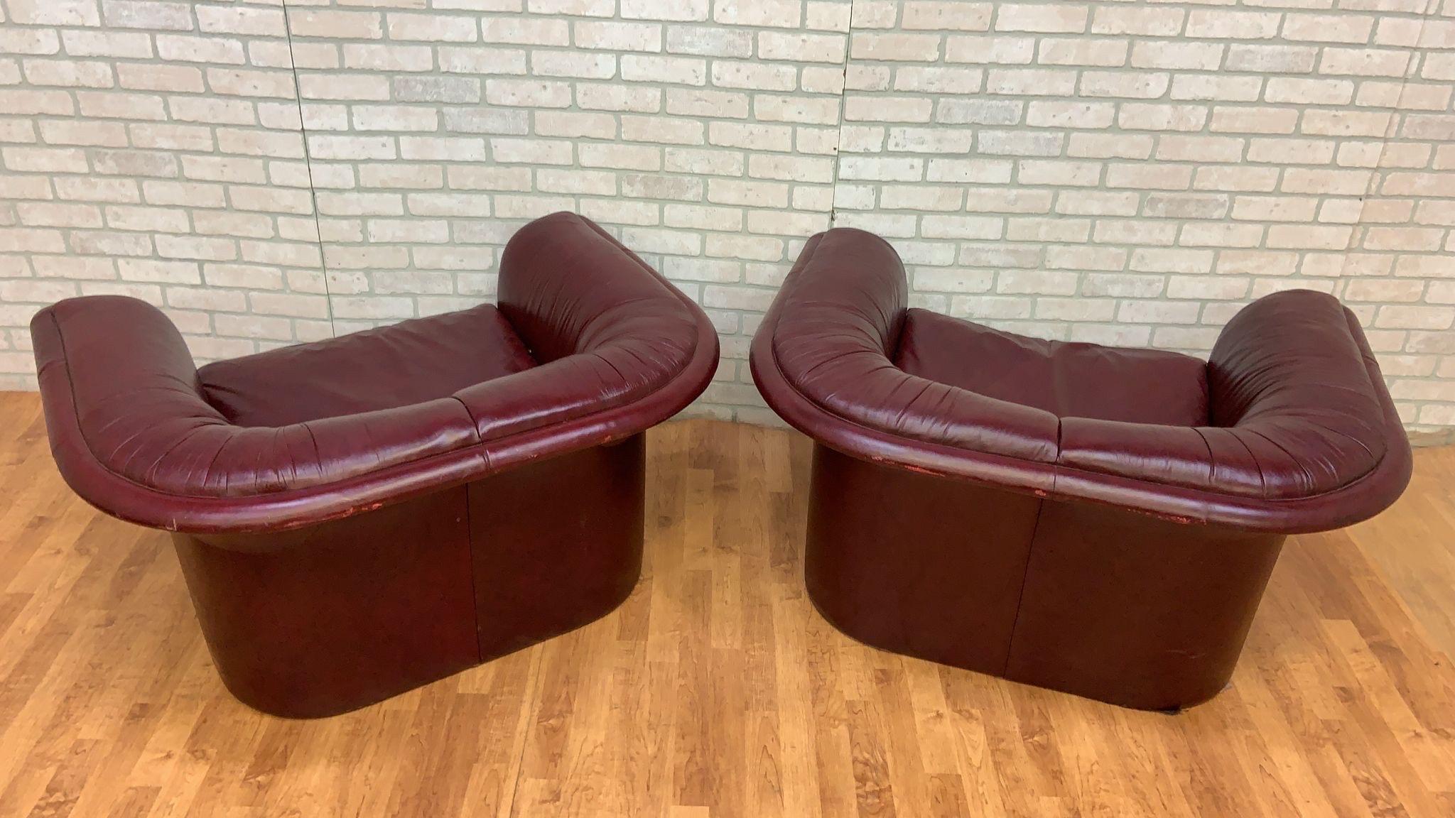 Mid-Century Modern MCM Oversized Flare-Arm Leather Lounges by Dennis Christianson for Dunbar For Sale