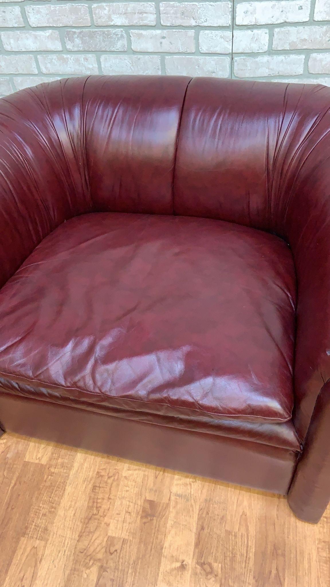 MCM Oversized Flare-Arm Leather Lounges by Dennis Christianson for Dunbar In Good Condition For Sale In Chicago, IL