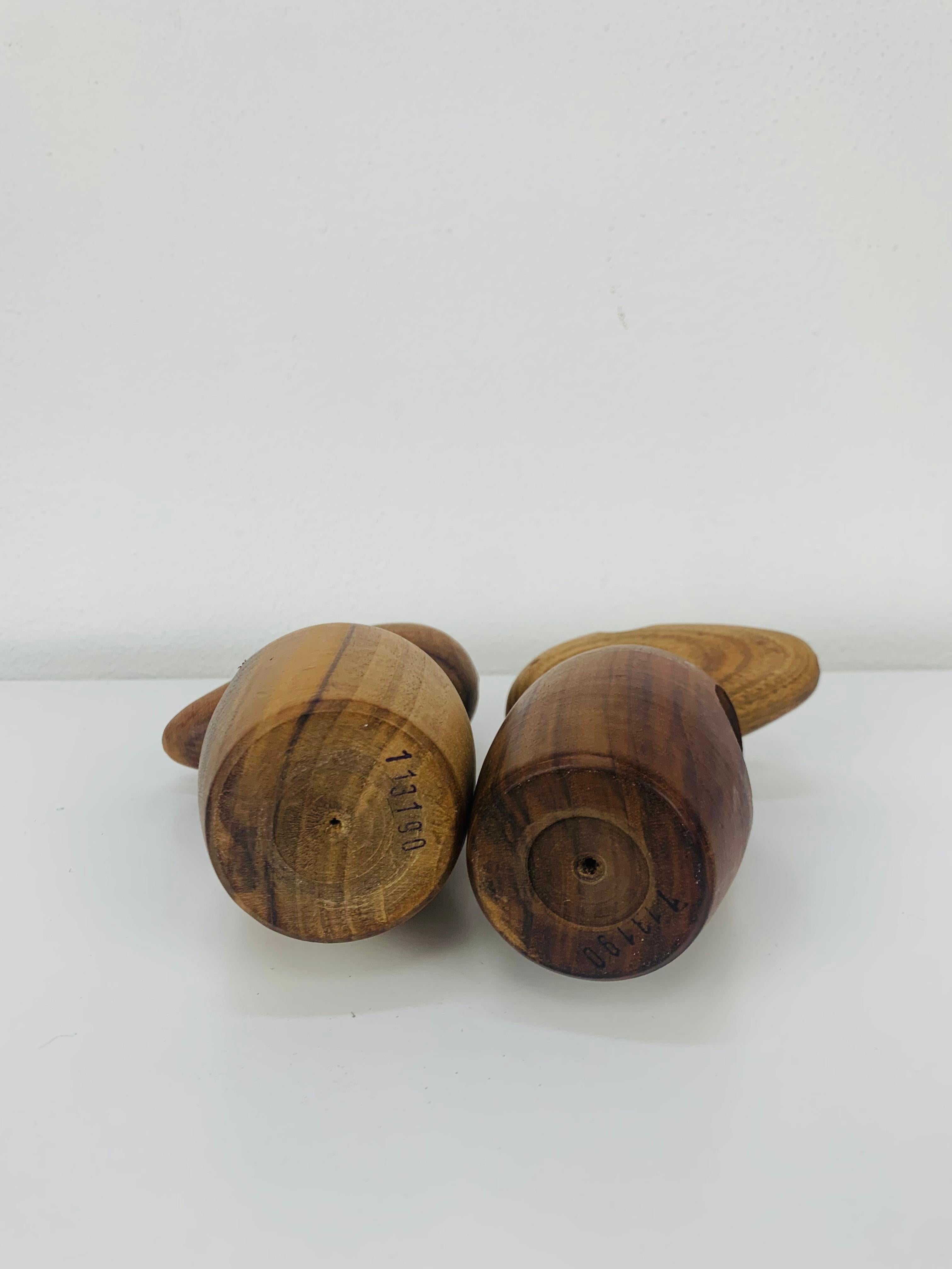 MCM par de cascanueces de pájaros, estilo escandinavo, madera de olivo mediados del siglo XX en venta