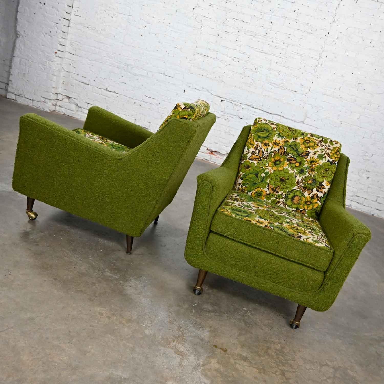 Awesome MCM or Mid-Century Modern pair of lounge chairs by Mastercraft for their Holiday collection after Adrian Pearsall. They wear their original two-tone green & floral nubby linen-like fabric & have reversible seat cushions & tapered wood legs