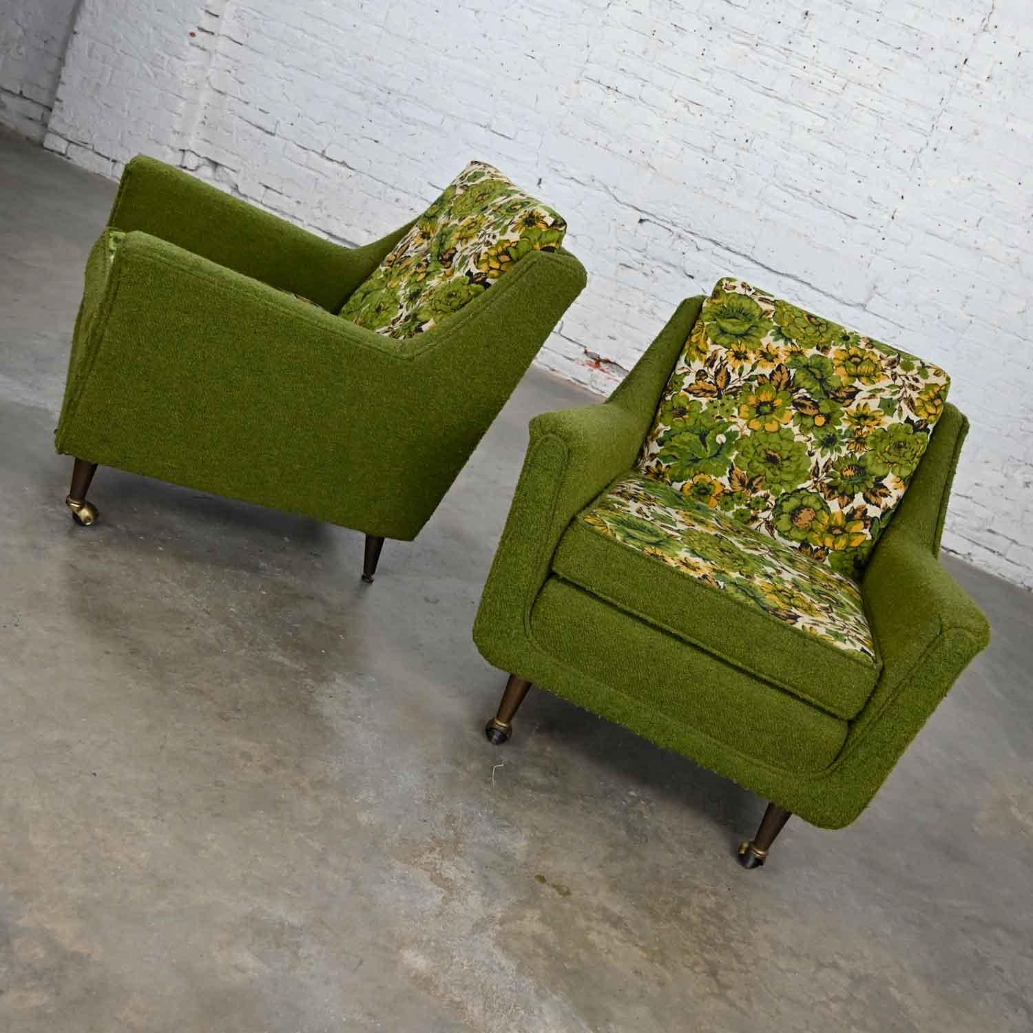 MCM Pair Two-Toned Lounge Chairs by Mastercraft Original Green & Floral Fabric In Good Condition In Topeka, KS