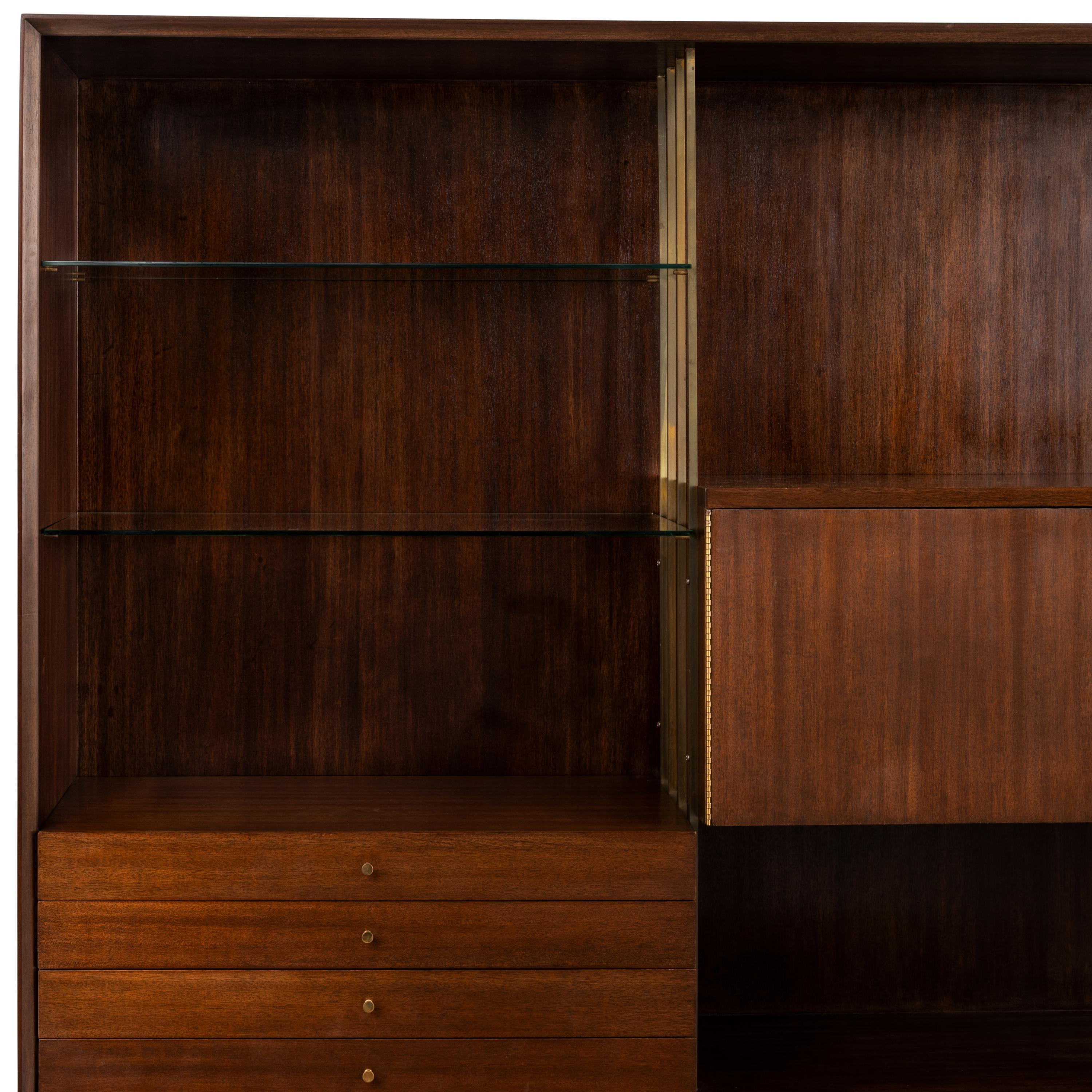 XX secolo MCM Paul McCobb Irwin Collection Credenza Calvin Credenza in pelle ottone noce in vendita