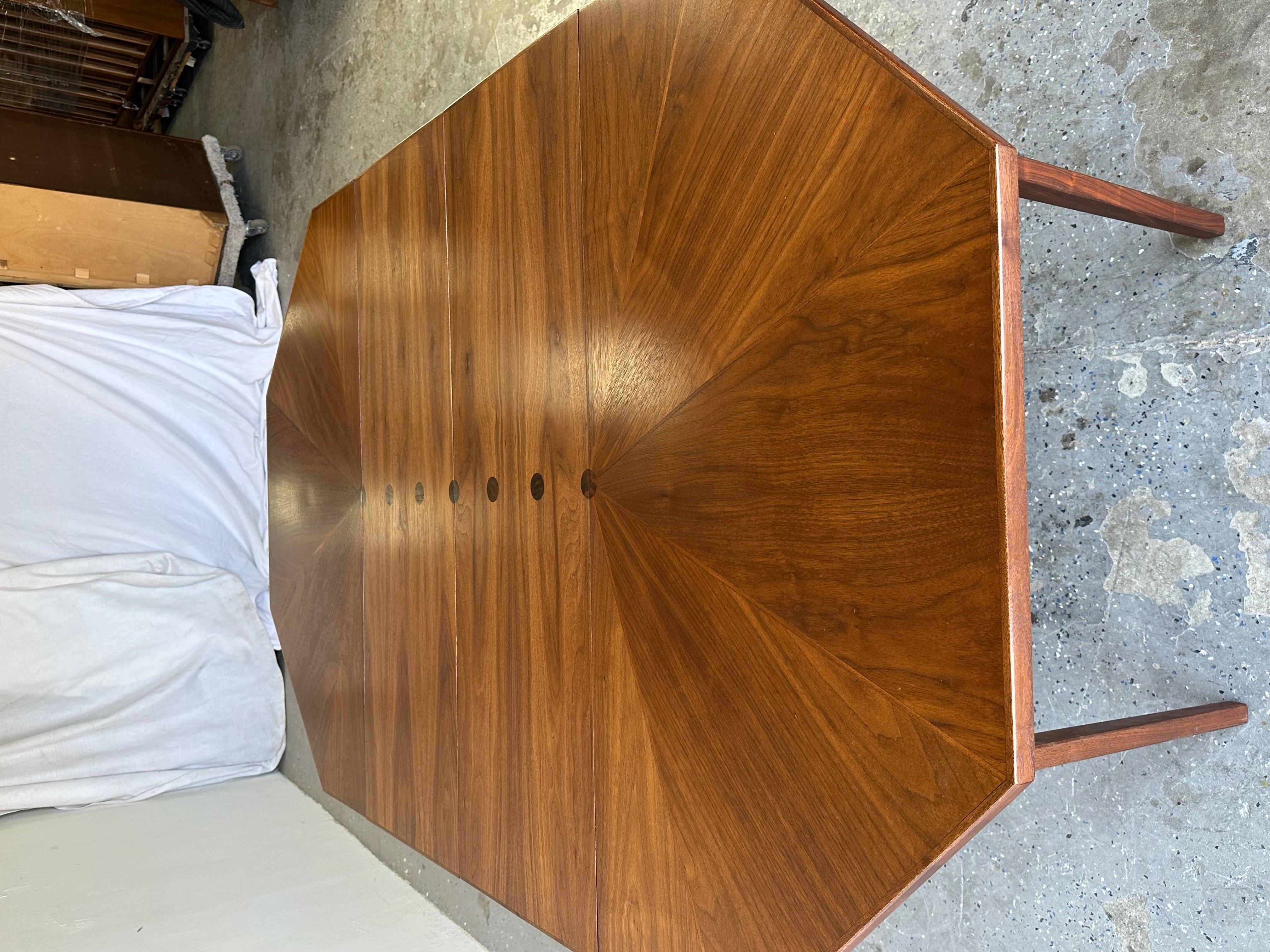 MCM Pedestal Masterpiece Walter Wabash Dining Table Inlaid Rosewood & Leafs 8