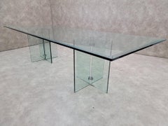 Tavolo da pranzo/scrivania con piedistallo in stile Peter Ghyczy con piano in vetro smussato