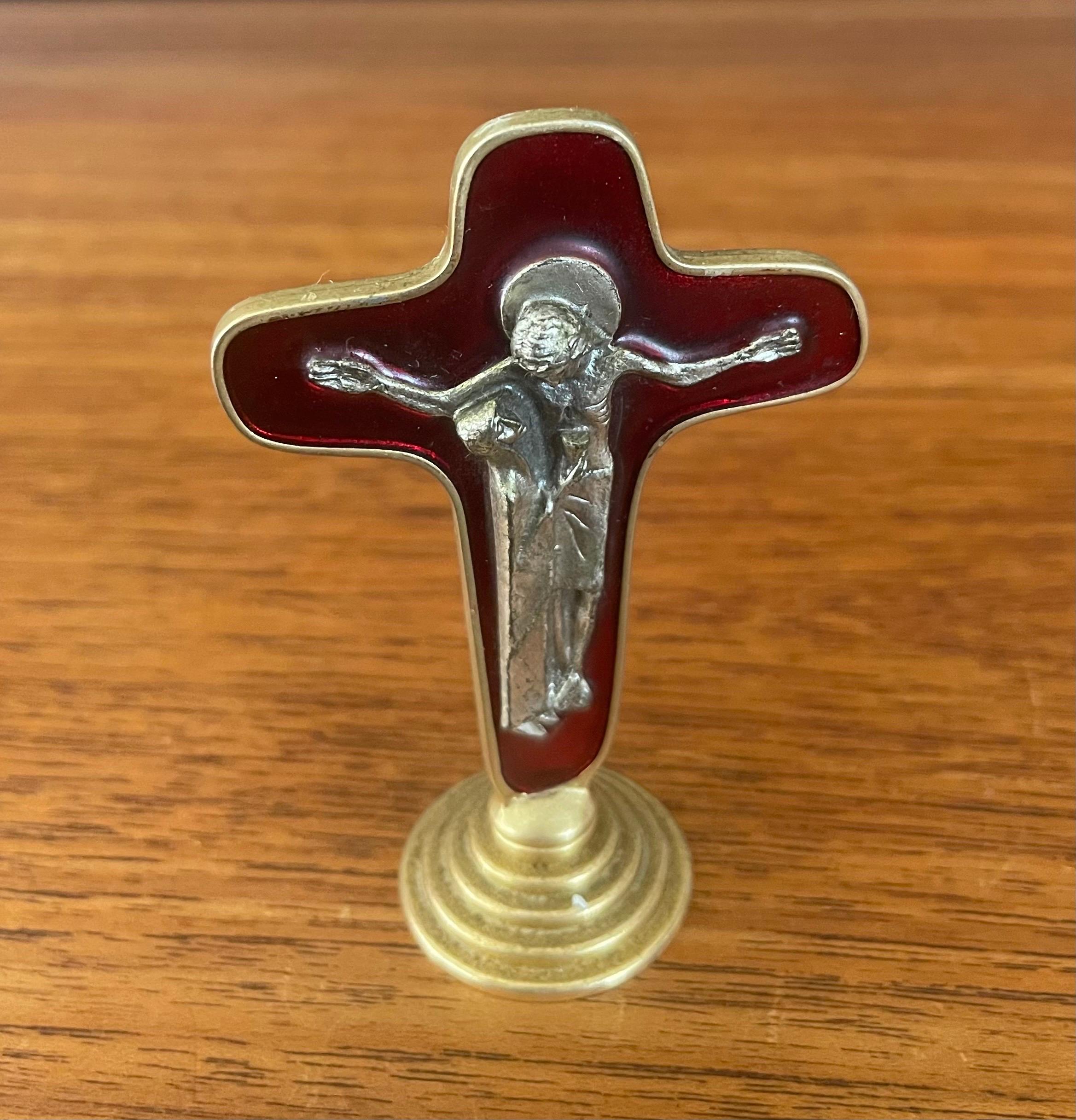 MCM Petite Red Enamel and Brass Crucifix / Cross on Base For Sale 4