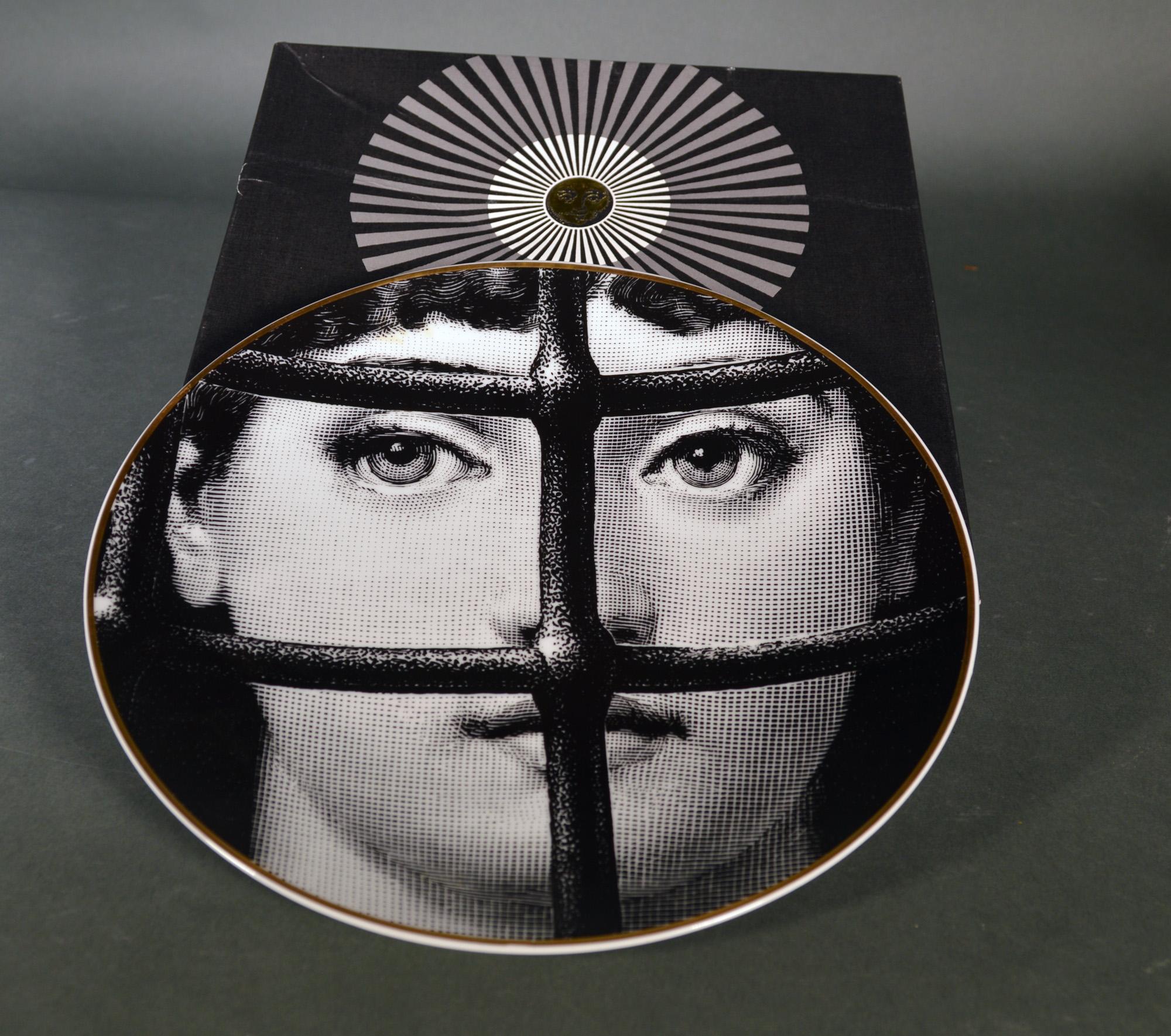 Mid-Century Modern Piero Fornasetti Rosenthal Themes & Variations Plate, 
Motiv 22,
With original box,
The 1980s

From a select group of porcelain plates made by Rosenthal from Piero Fornasetti's catalog of designs of the Themes & Variations