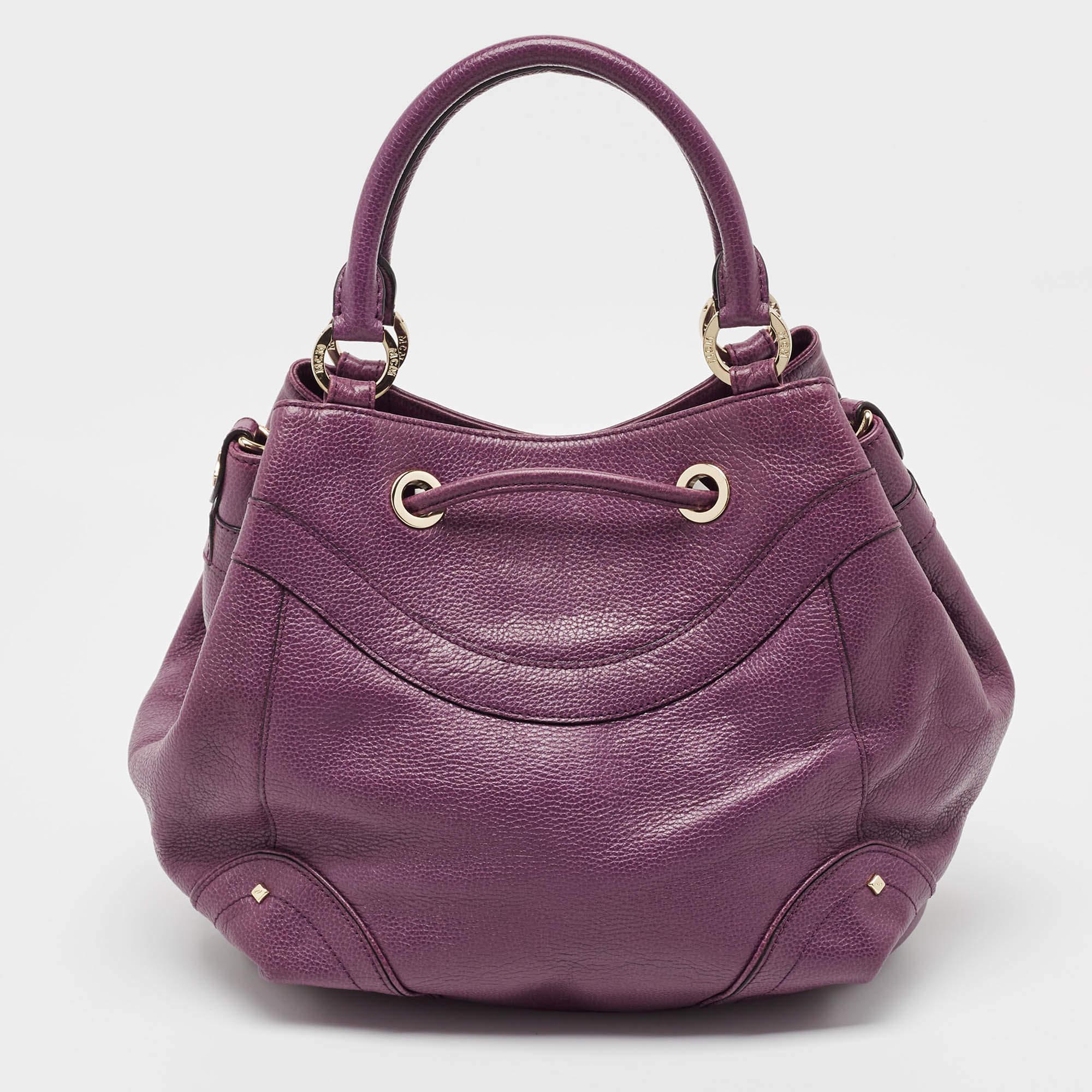 MCM Purple Leather Studded Drawstring Shoulder Bag In Good Condition For Sale In Dubai, Al Qouz 2