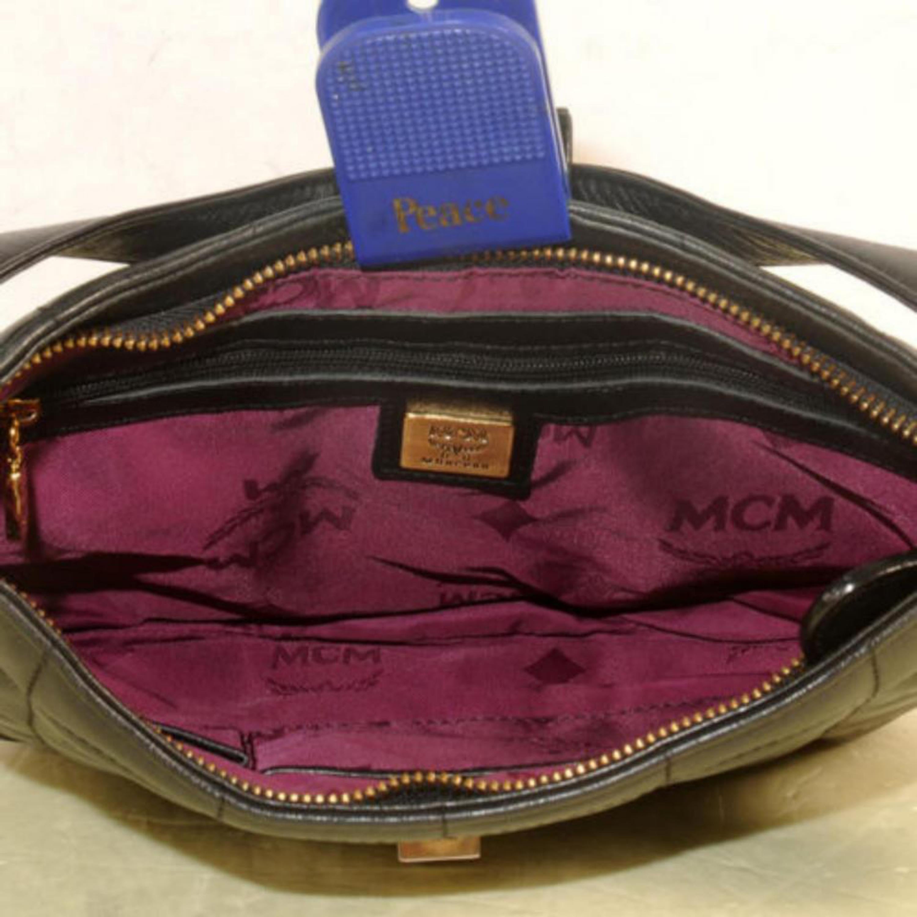MCM Quilted Hobo 868823 Black Leather Shoulder Bag For Sale 2