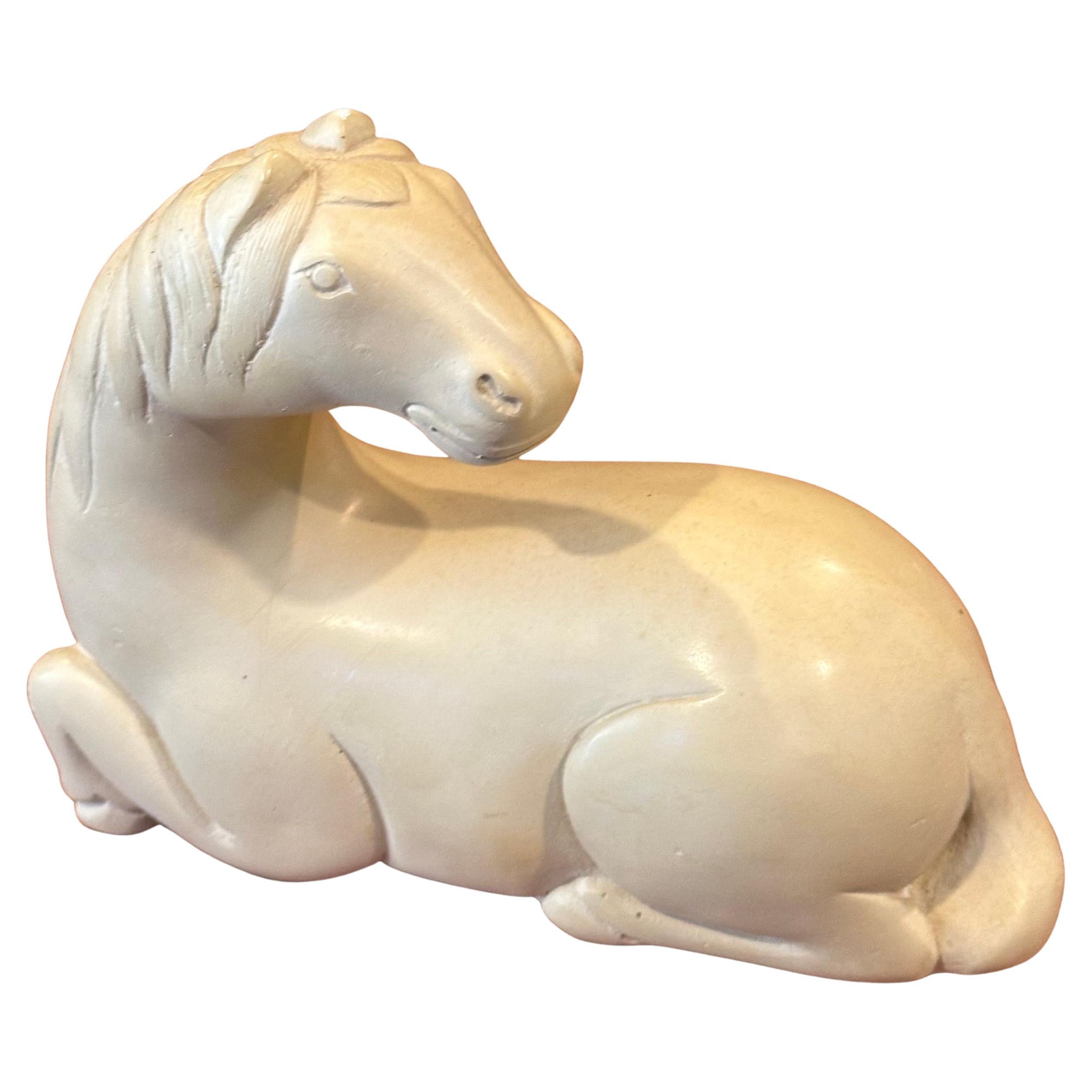 Sculpture de cheval couché MCM par Austin Productions en vente 6