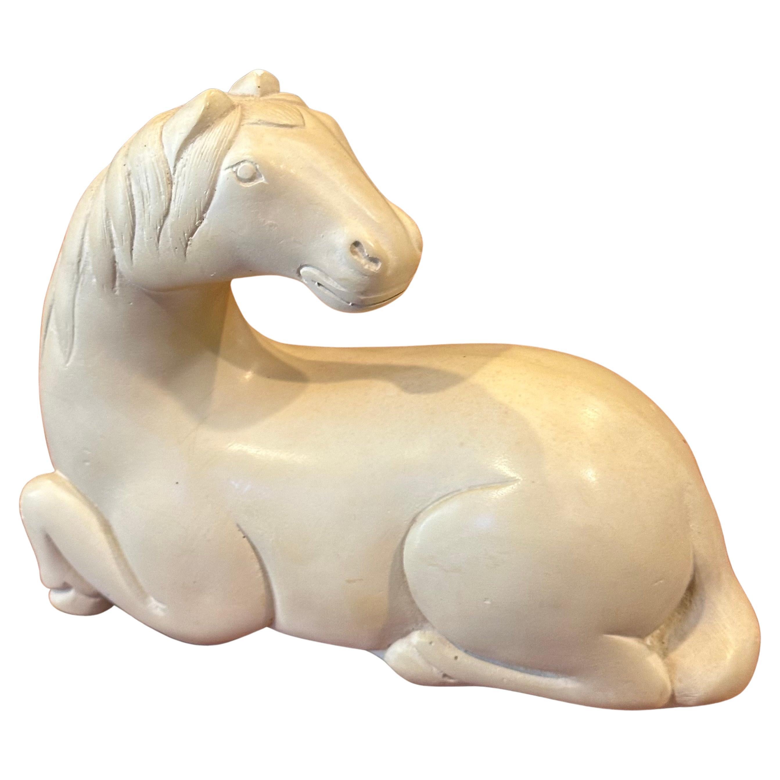 Sculpture de cheval couché MCM par Austin Productions