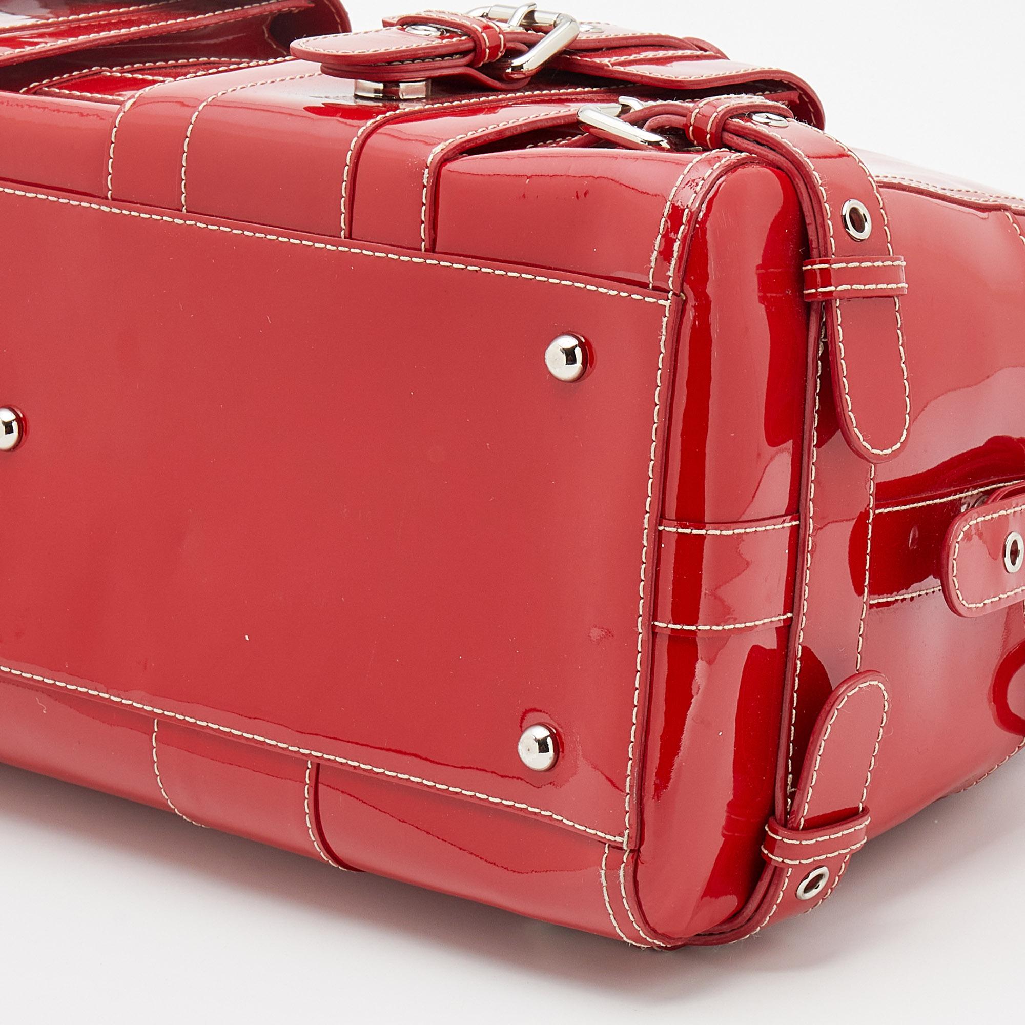 MCM Red Patent Leather Duffle Bag In Good Condition In Dubai, Al Qouz 2