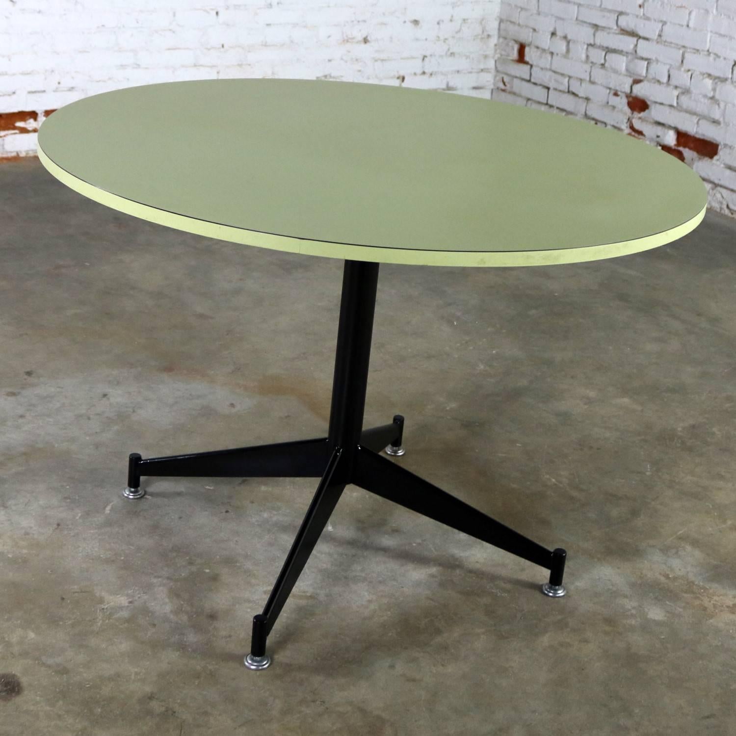 Mid-Century Modern MCM Round Laminate Top Dining Table Steel Pedestal Base Style of Paul McCobb