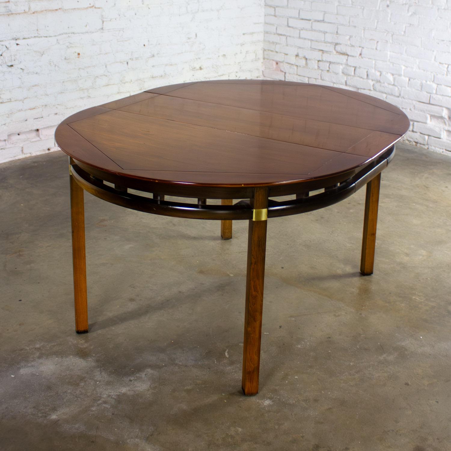 Brass MCM Round to Oval Expanding Dining Table Attributed Hickory Tung Si Collection For Sale