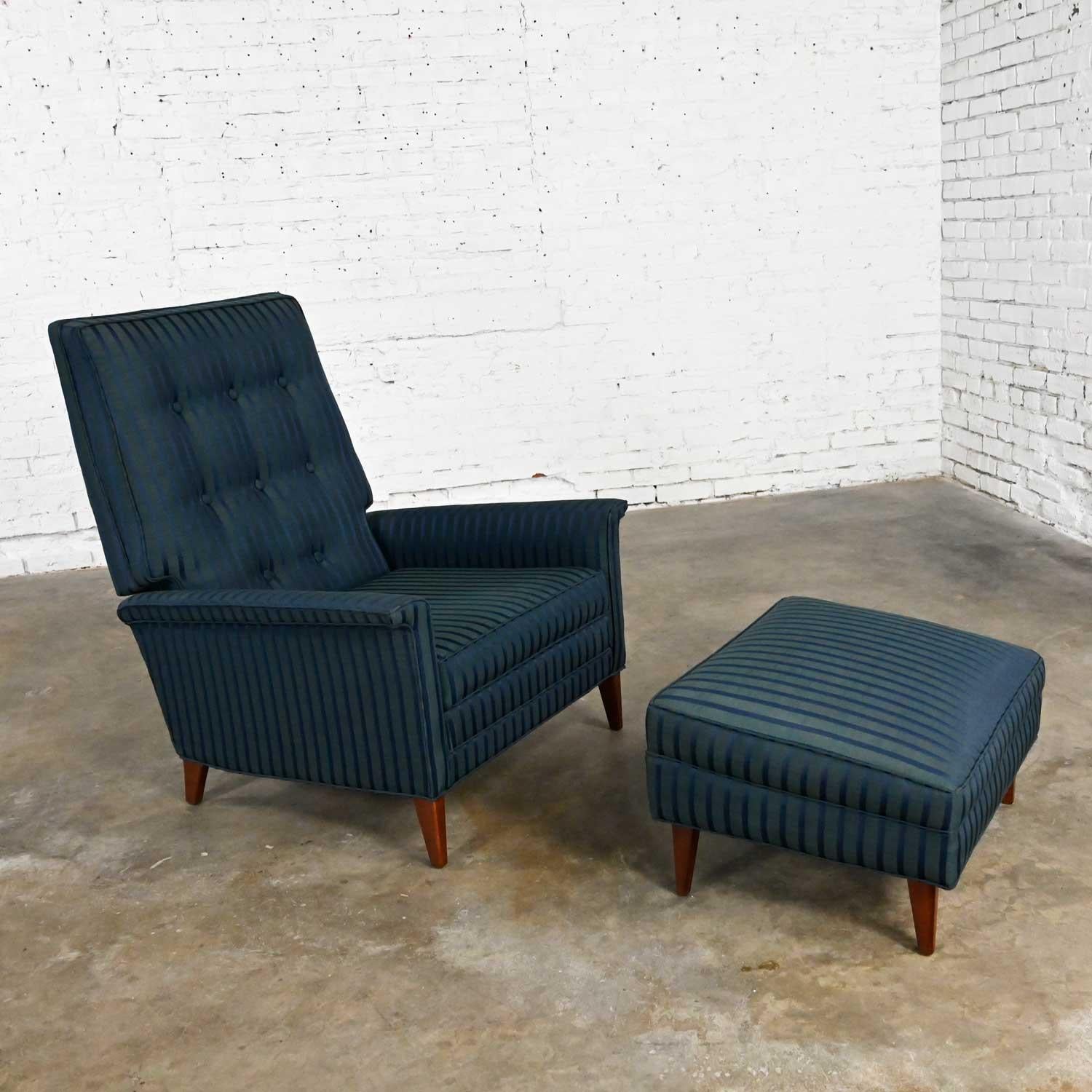 Mid-Century Modern Fauteuil et pouf MCM Royal Blue & Blue Green attribués à Selig Monroe Chair en vente