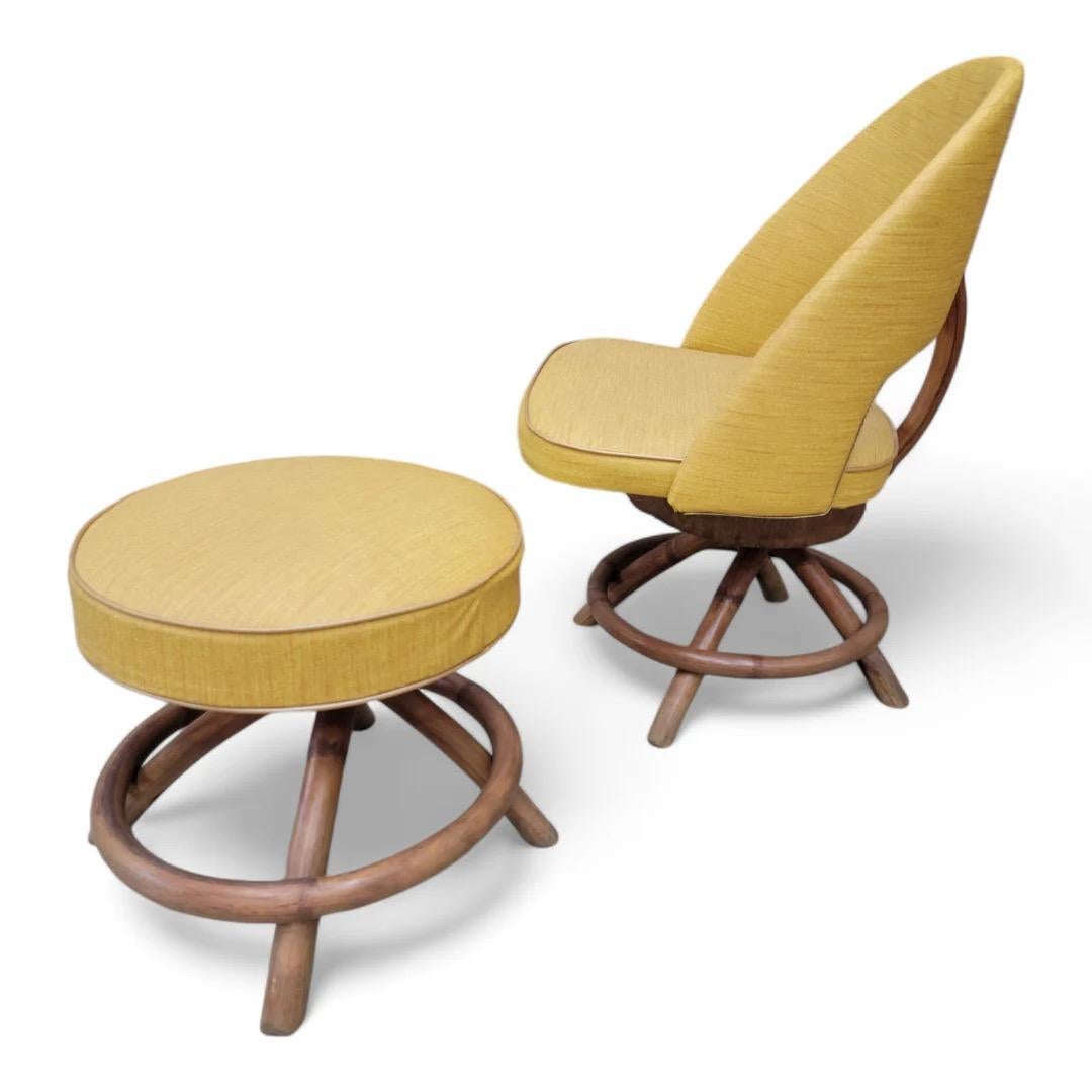 Ensemble 2 pièces - Chaise et ottoman pivotants en rotin de style Saarinen en vente 4