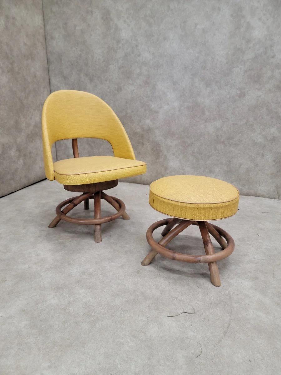 Mid-Century Modern Ensemble 2 pièces - Chaise et ottoman pivotants en rotin de style Saarinen en vente