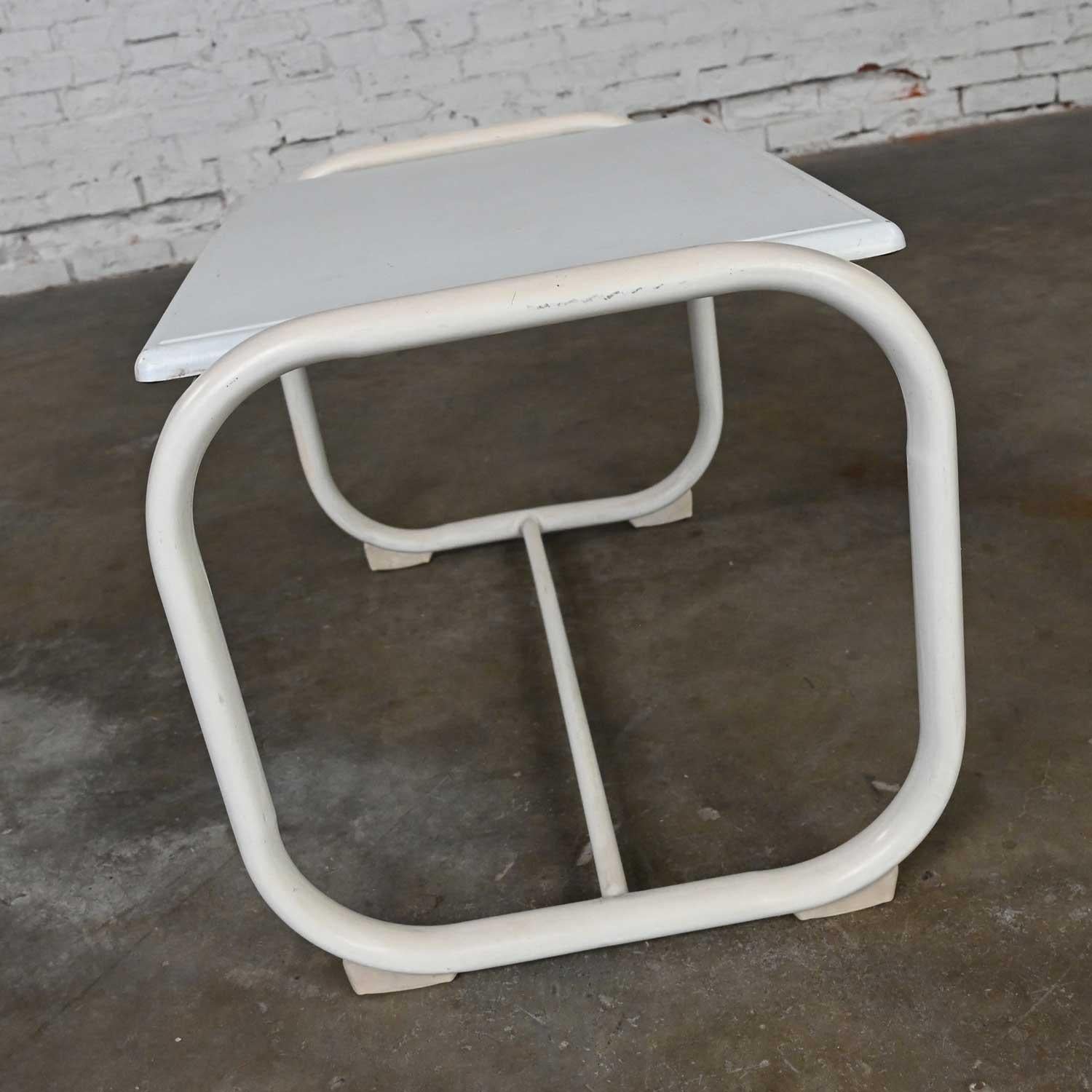 20th Century MCM Samsonite Outdoor Accent Table with White Steel Base & Werzalit Top For Sale