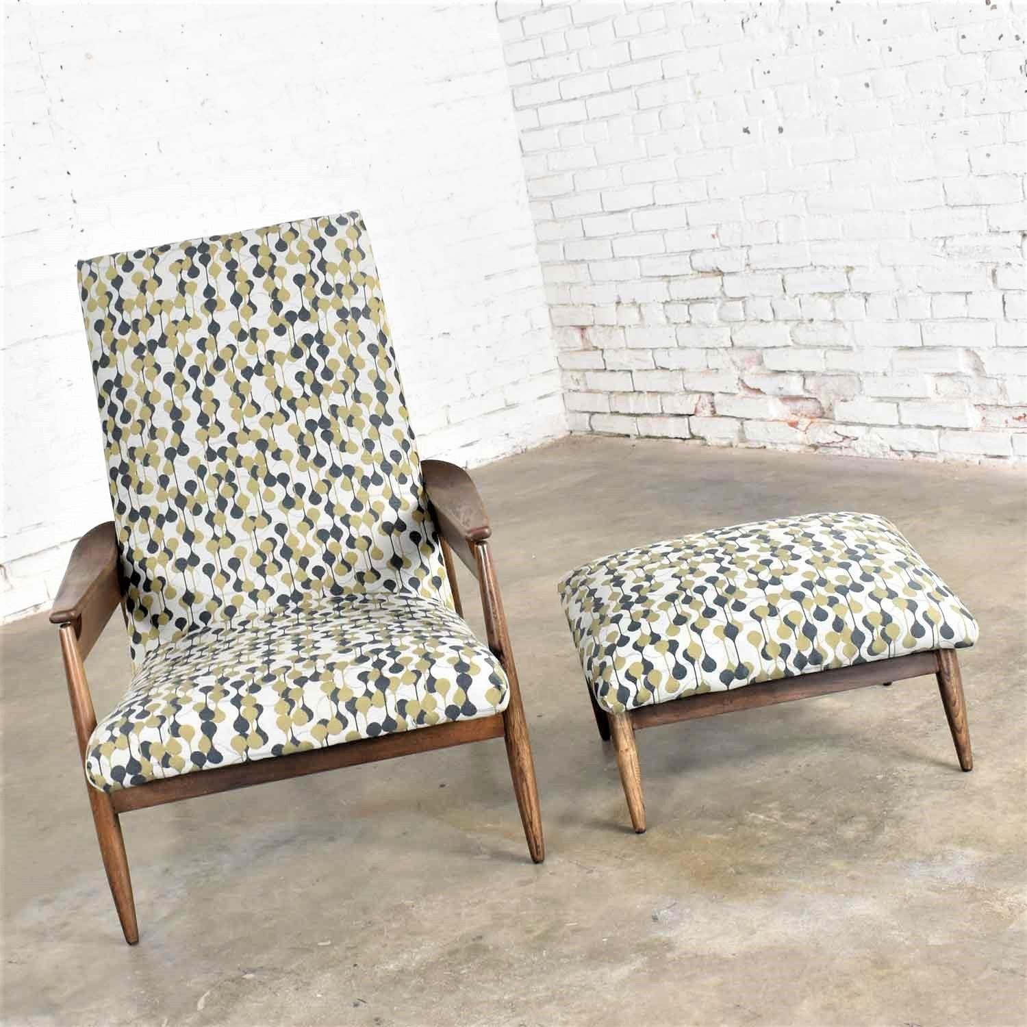 20th Century MCM Scandinavian Modern Style High Back Lounge Chair & Ottoman Attr Home Chair For Sale