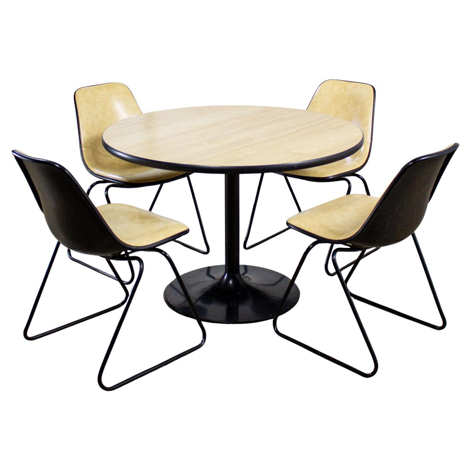 MCM Set 4 Krueger Chairs & Tulip Style Base Game or Dining Table Faux Wood Top For Sale