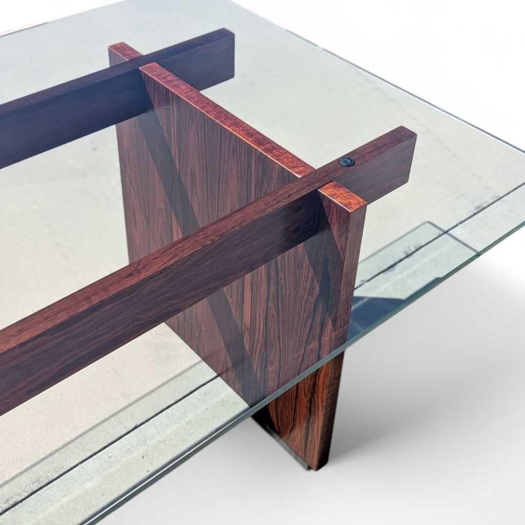 Tavolo da pranzo con piano in vetro in palissandro di MCM Sigurd Hansen, Danimarca, 1960 ca. In condizioni buone in vendita a Rancho Cucamonga, CA