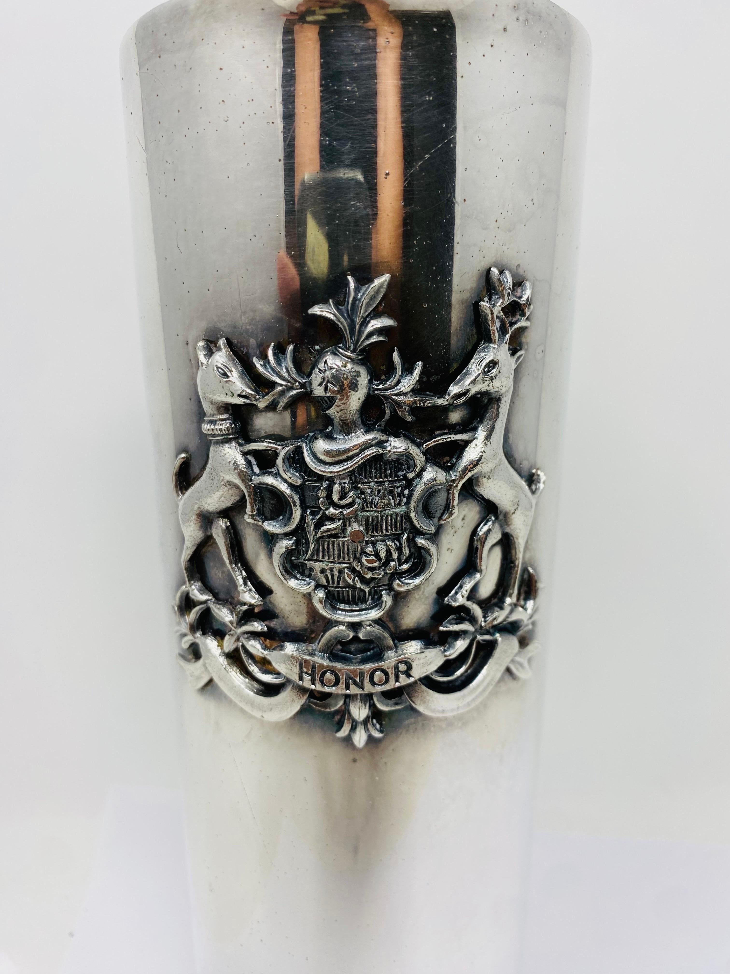 MCM Jarra con Escudo de Armas Plateada Made in Italy siglo XX en venta