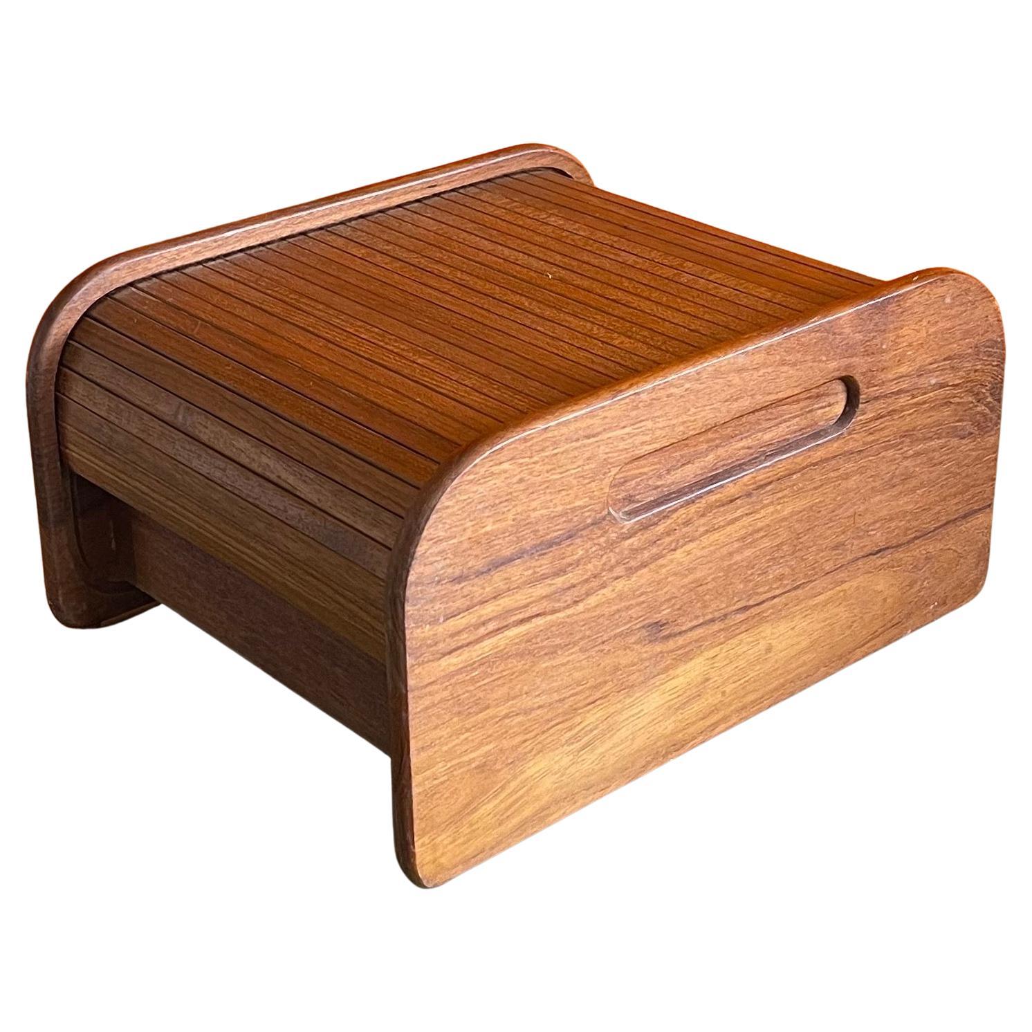 MCM solid teak tambour door trinket desk top box, circa 1970s. The box is in very good vintage condition and measures 9.25
